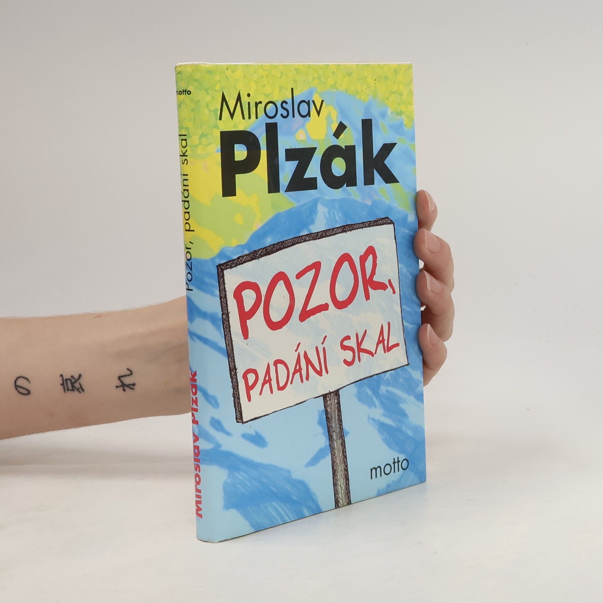 Pozor, padání skal