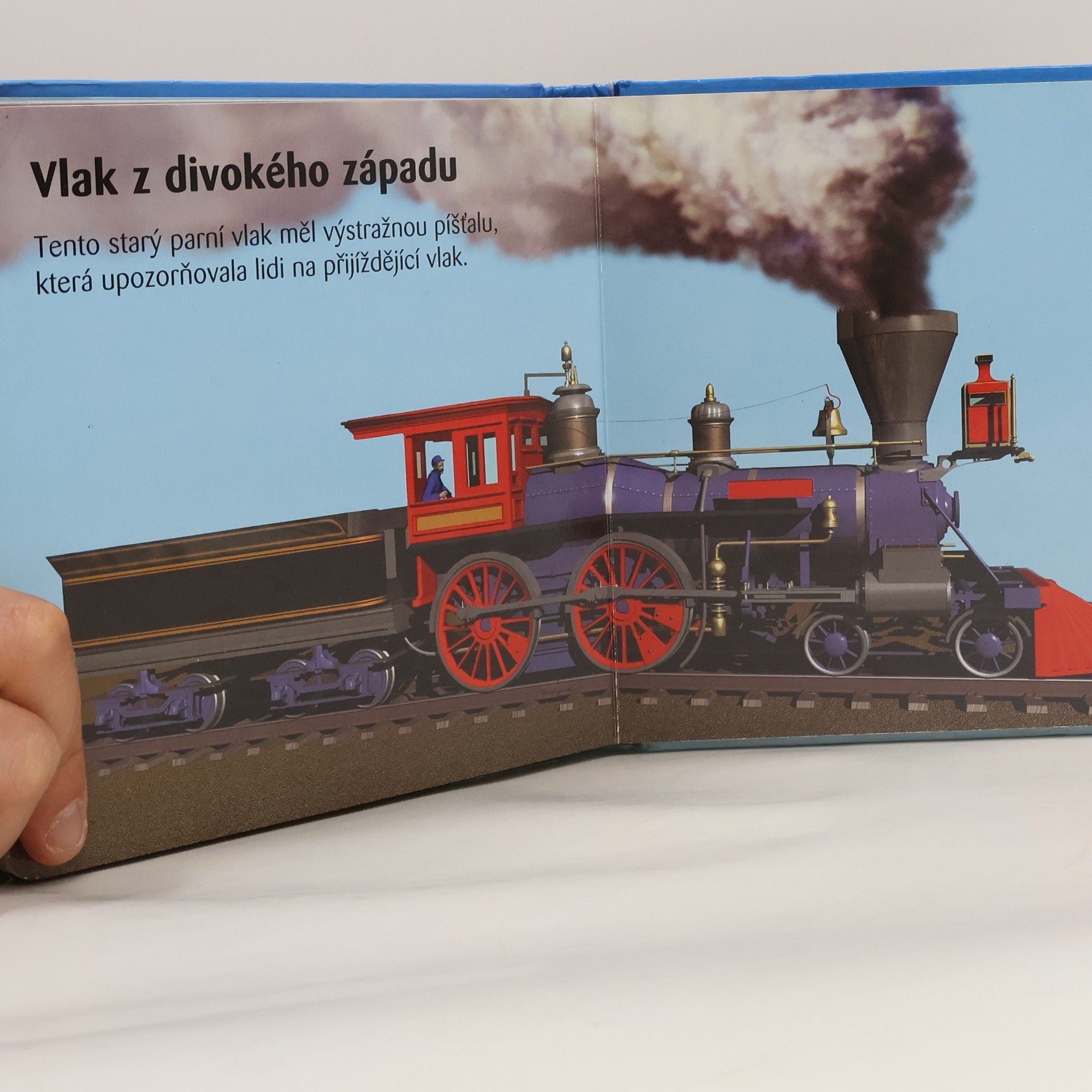 Tomáš Novotný Moje malá knížka o kamionech, vlacích a traktorech