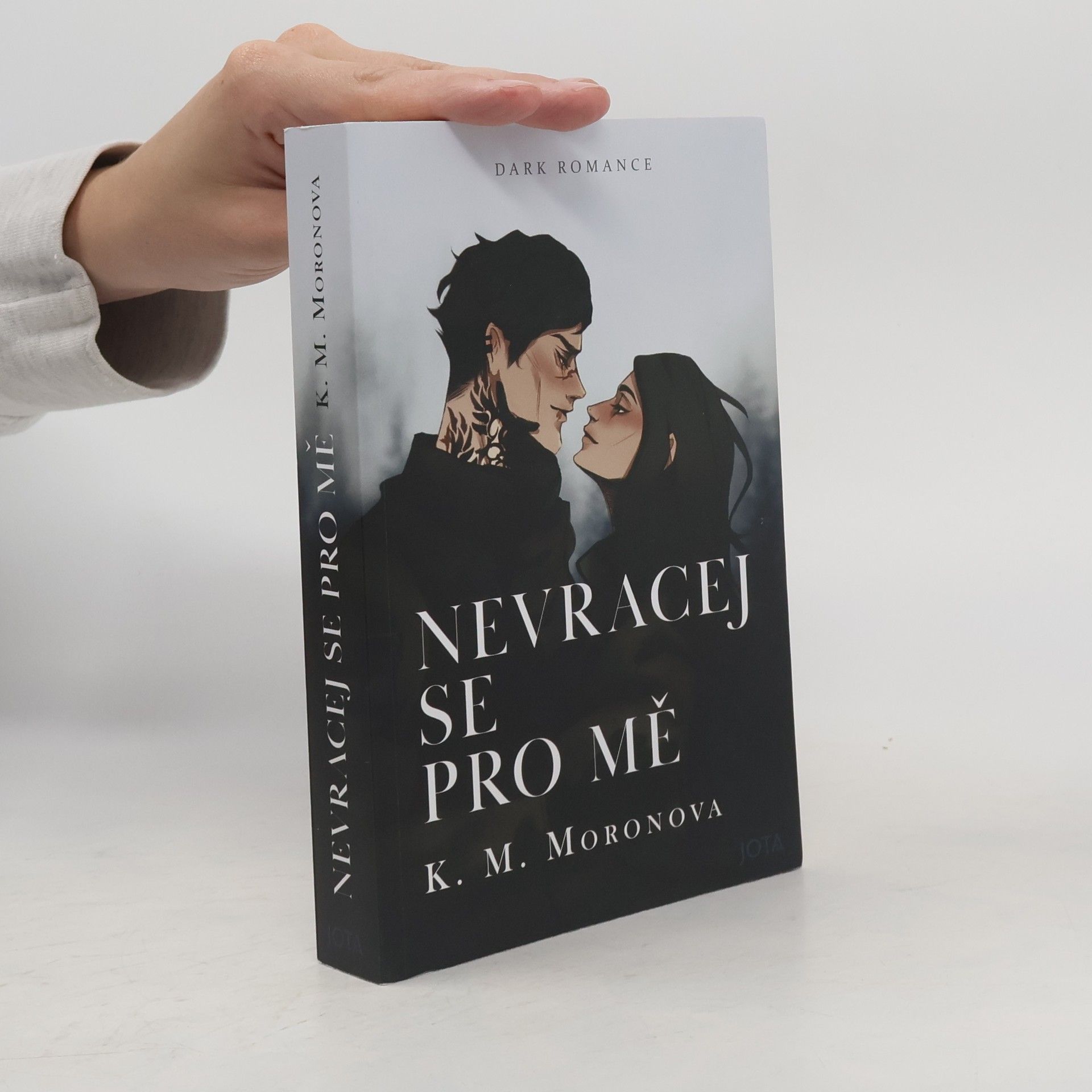 K M Moronova Nevracej se pro mě