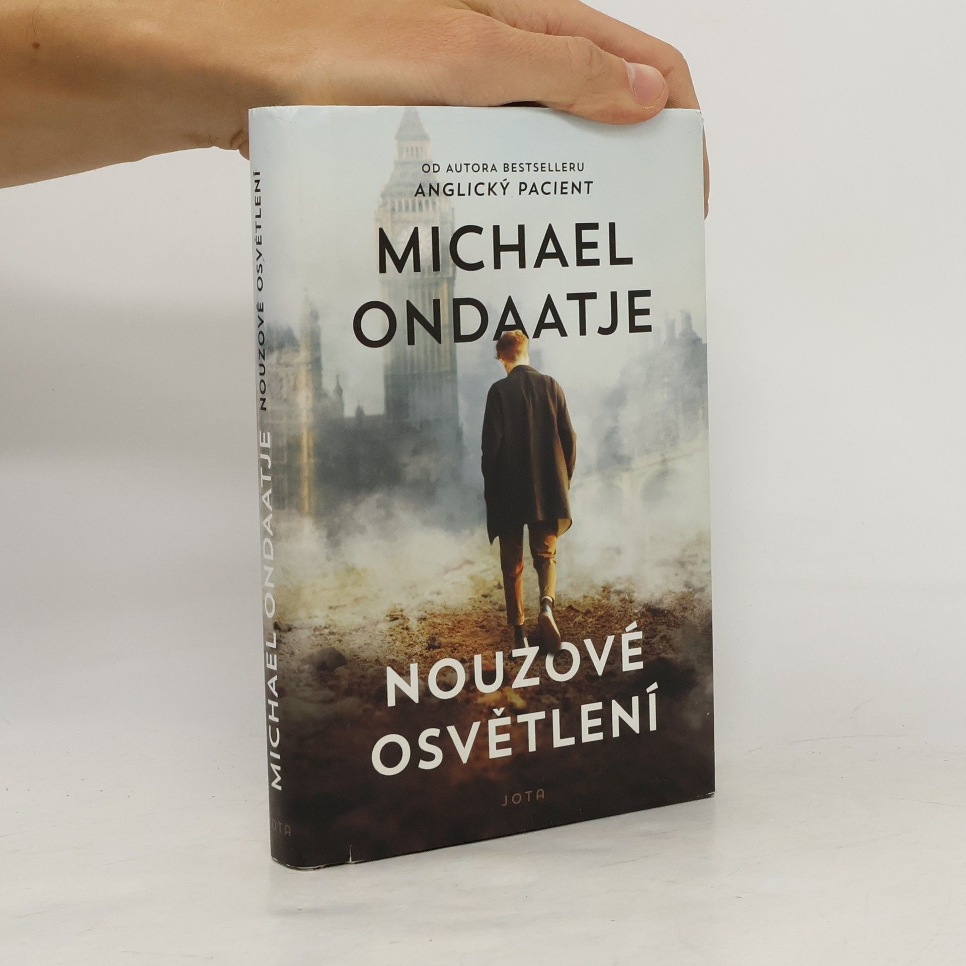 Michael Ondaatje Nouzové osvětlení