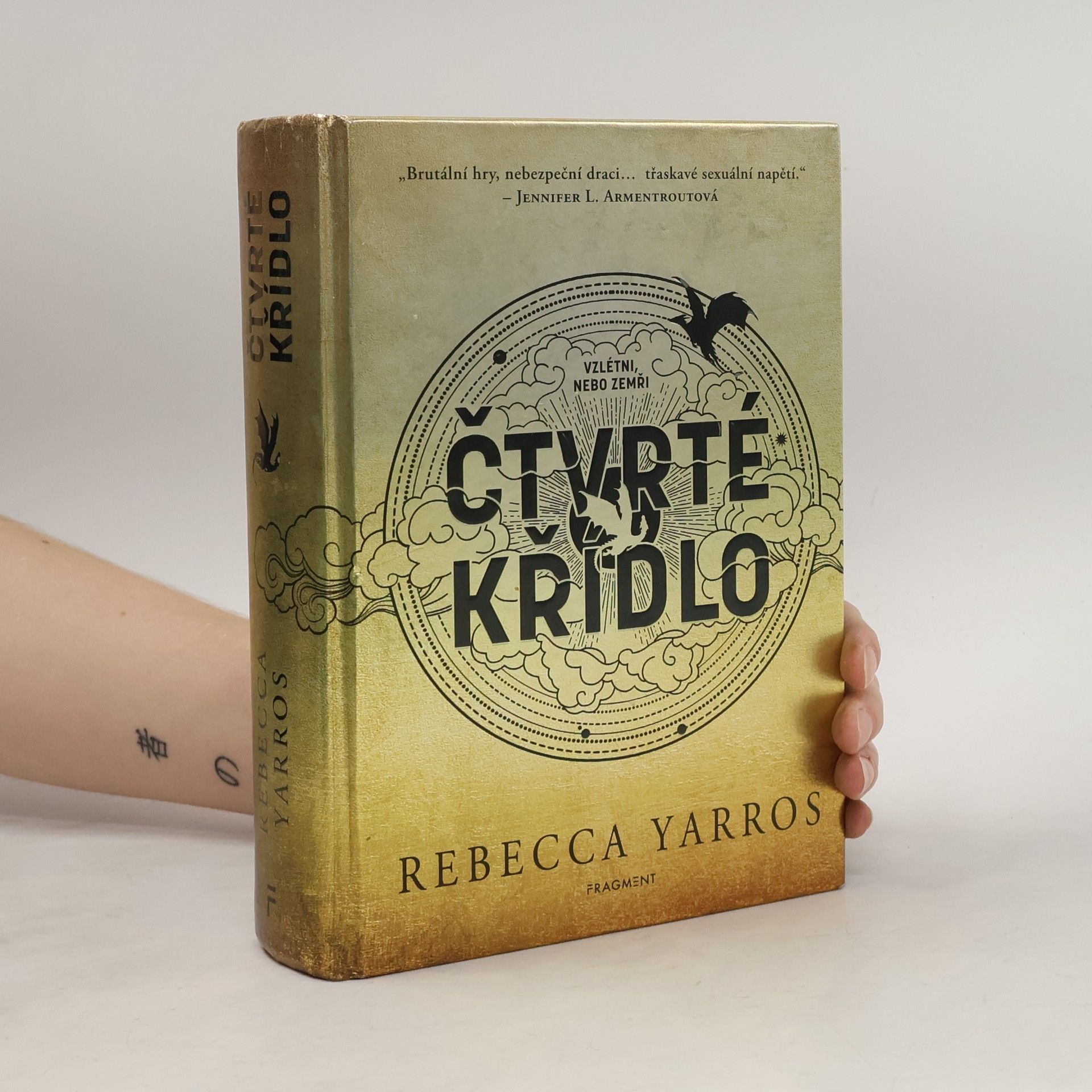Rebecca Yarros Čtvrté křídlo