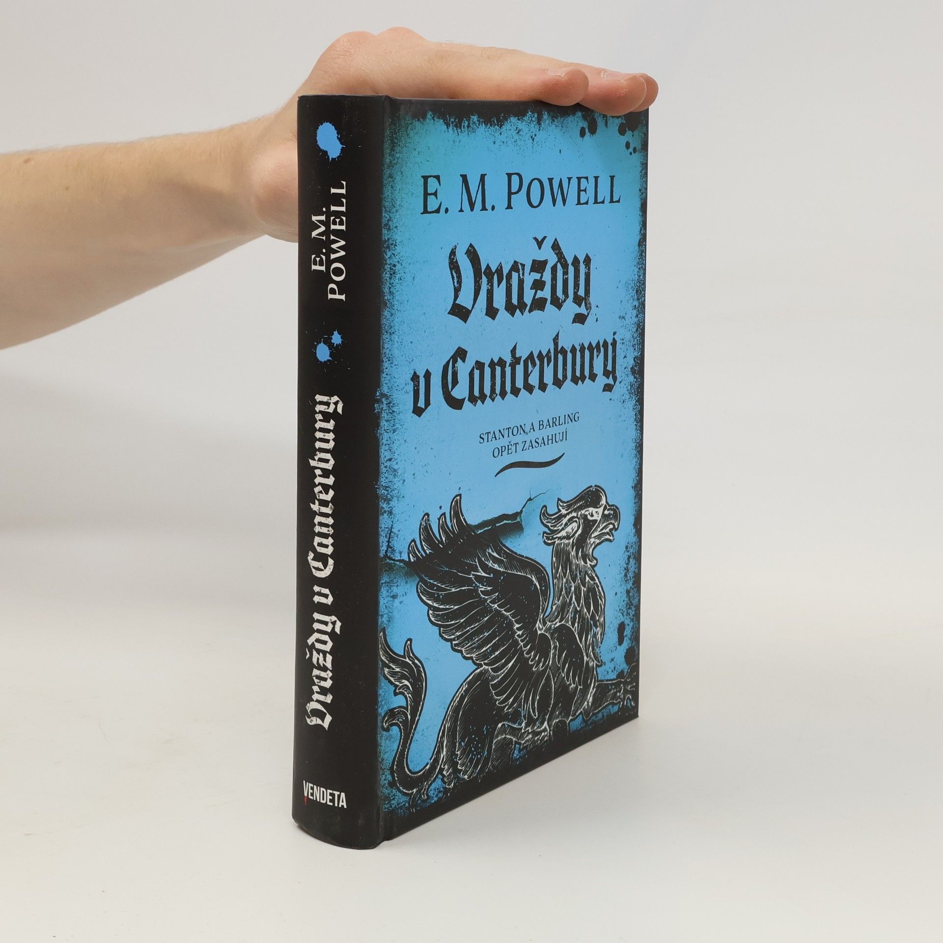E. M. Powell Vraždy v Canterbury