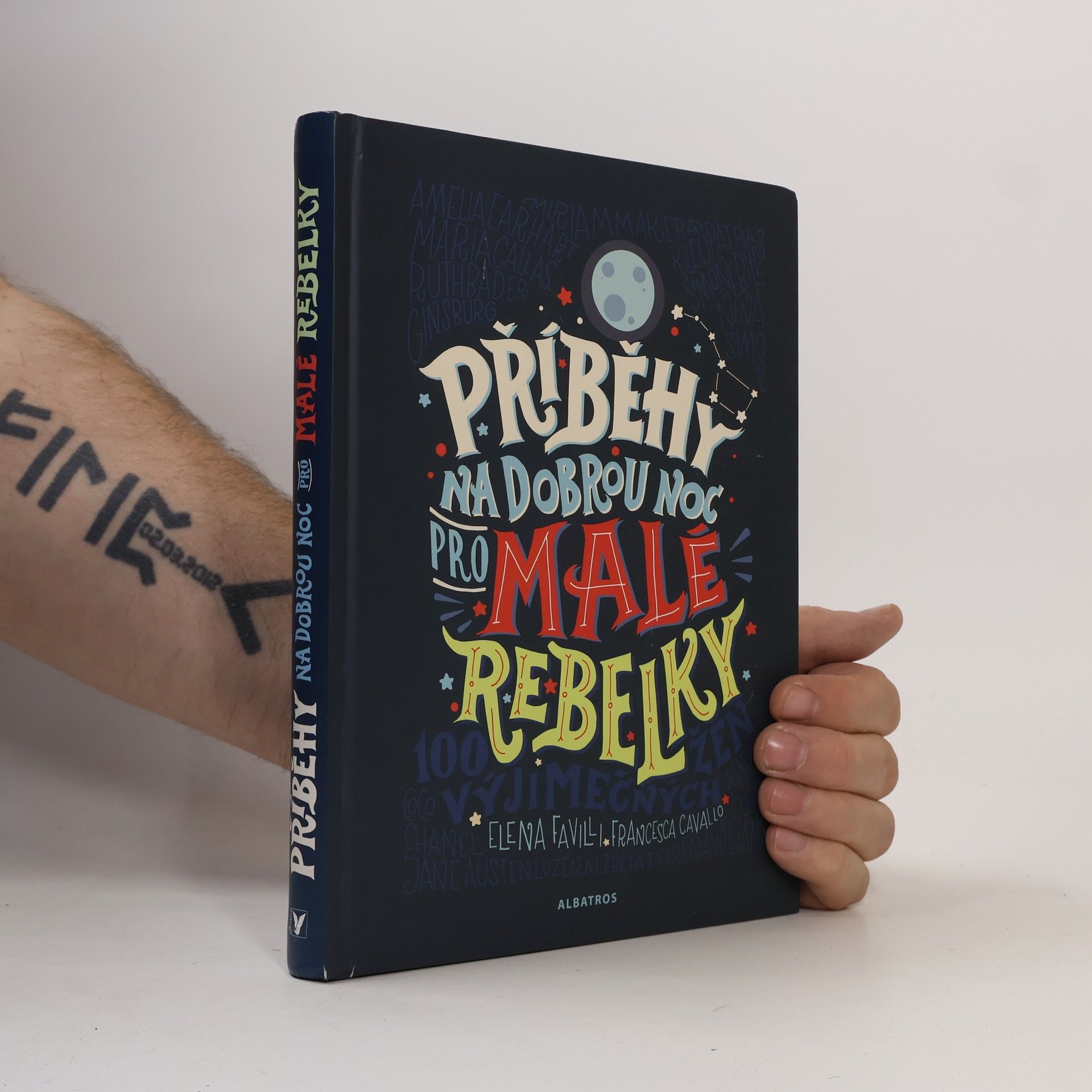 Elena Favilli Příběhy na dobrou noc pro malé rebelky