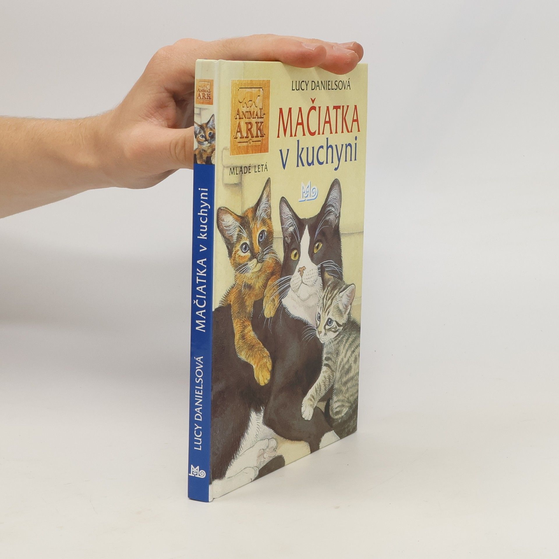 Lucy Daniels Mačiatka v kuchyni
