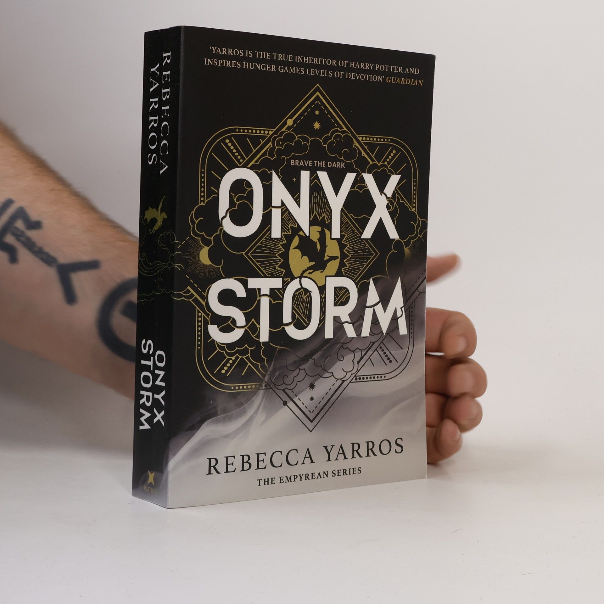 Rebecca Yarros Onyx Storm