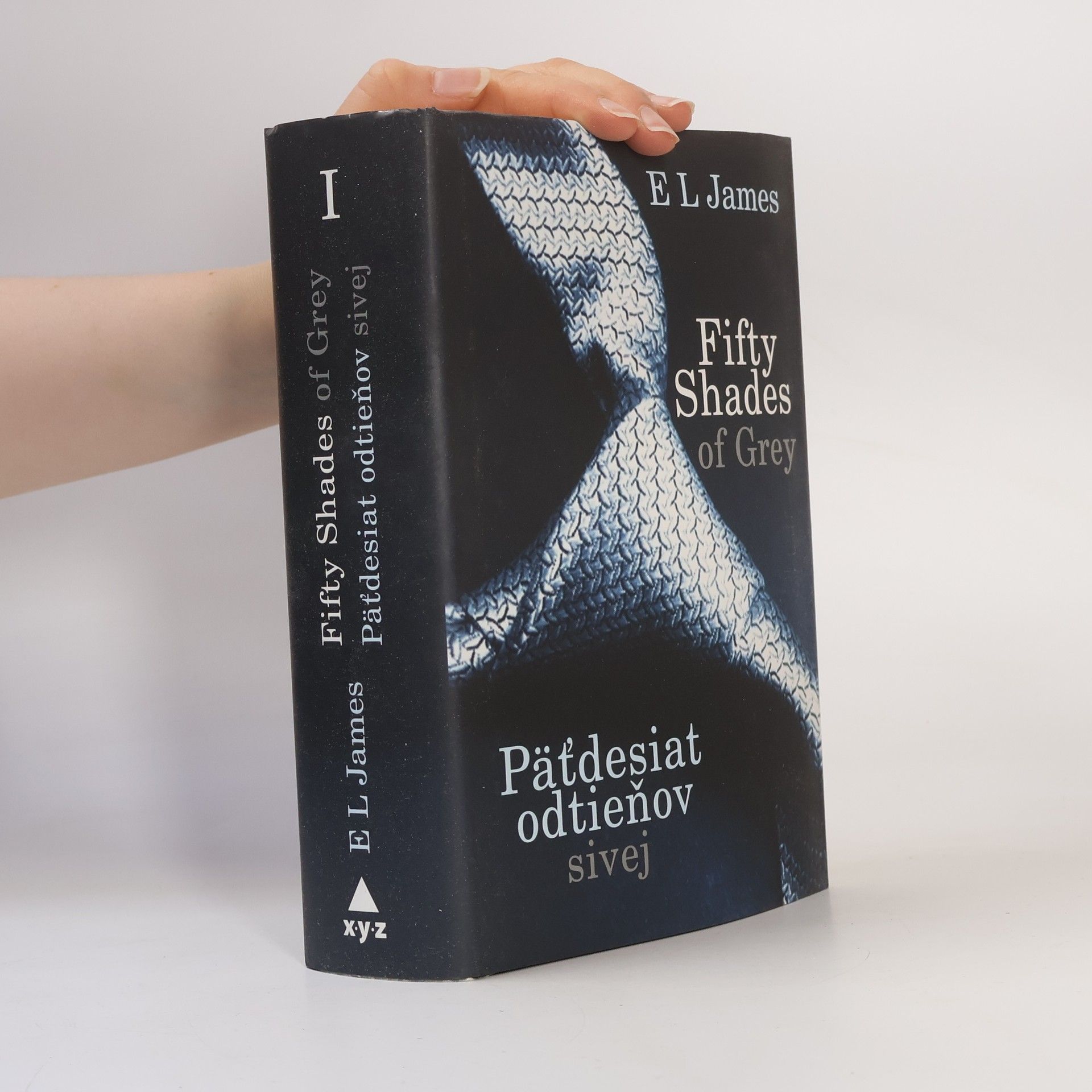 E L James Päťdesiat odtieňov sivej