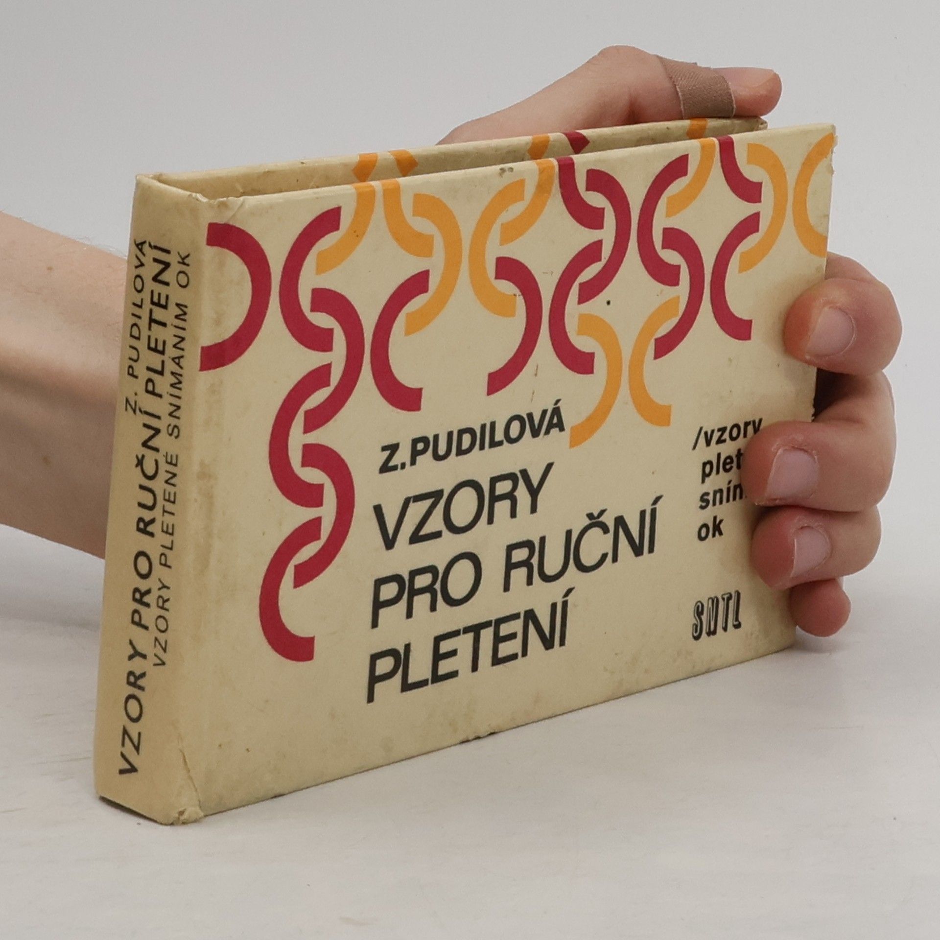 Pudilová Zdenka Vzory pro ruční pletení. Vzory pletené snímáním ok