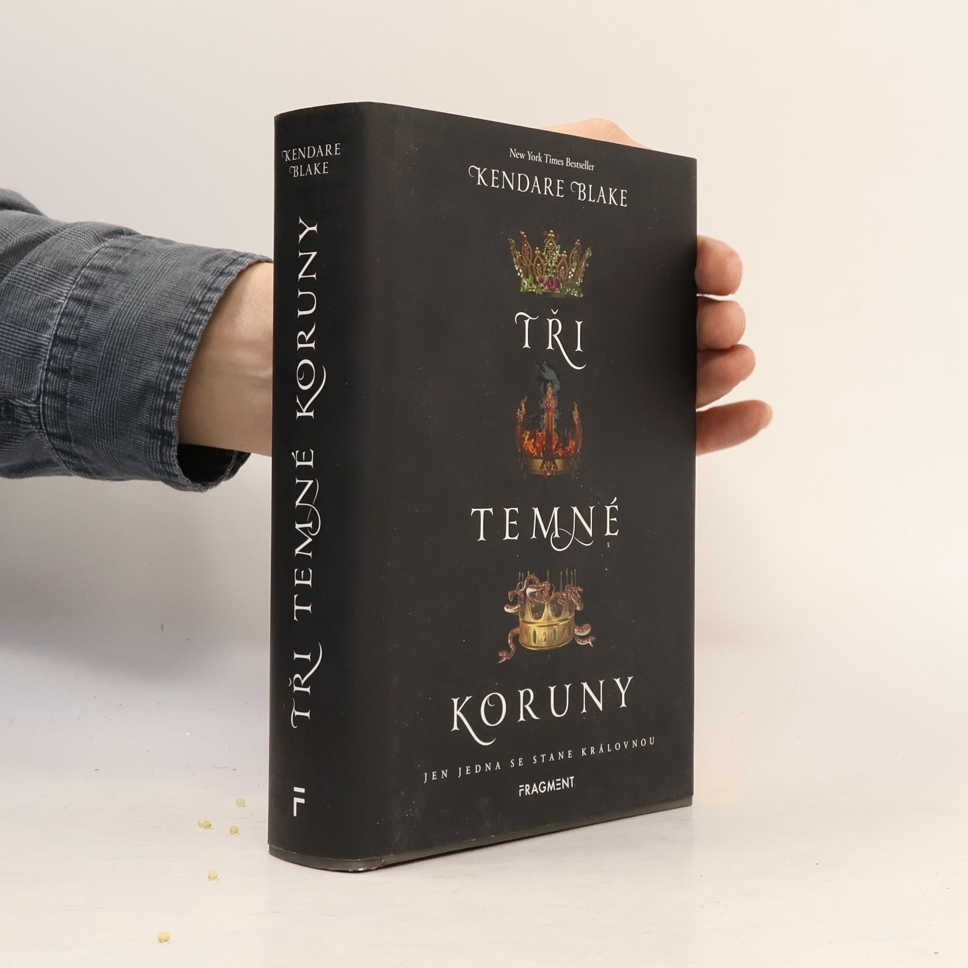 Kendare Blake Tři temné koruny