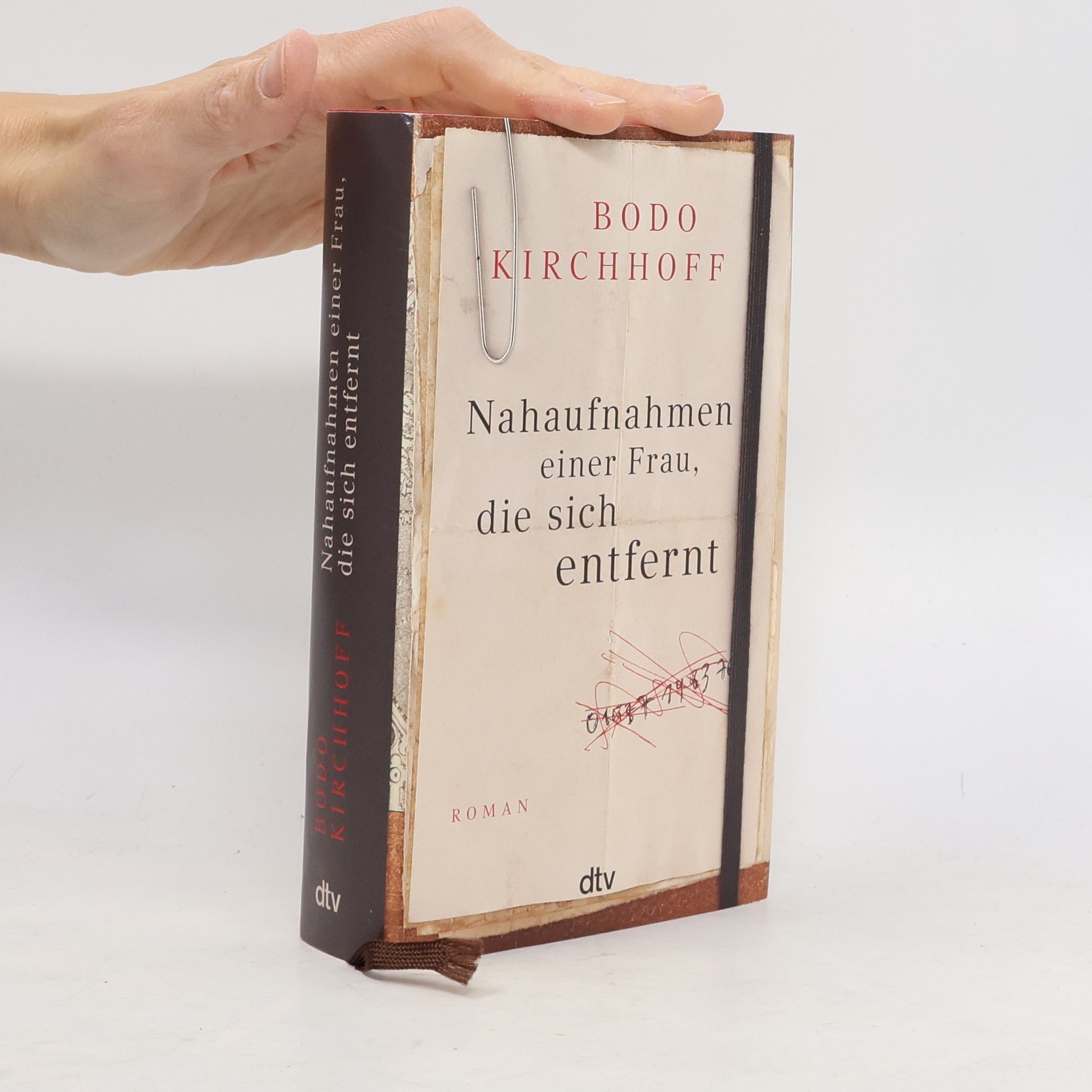 Bodo Kirchhoff Nahaufnahmen einer Frau, die sich entfernt