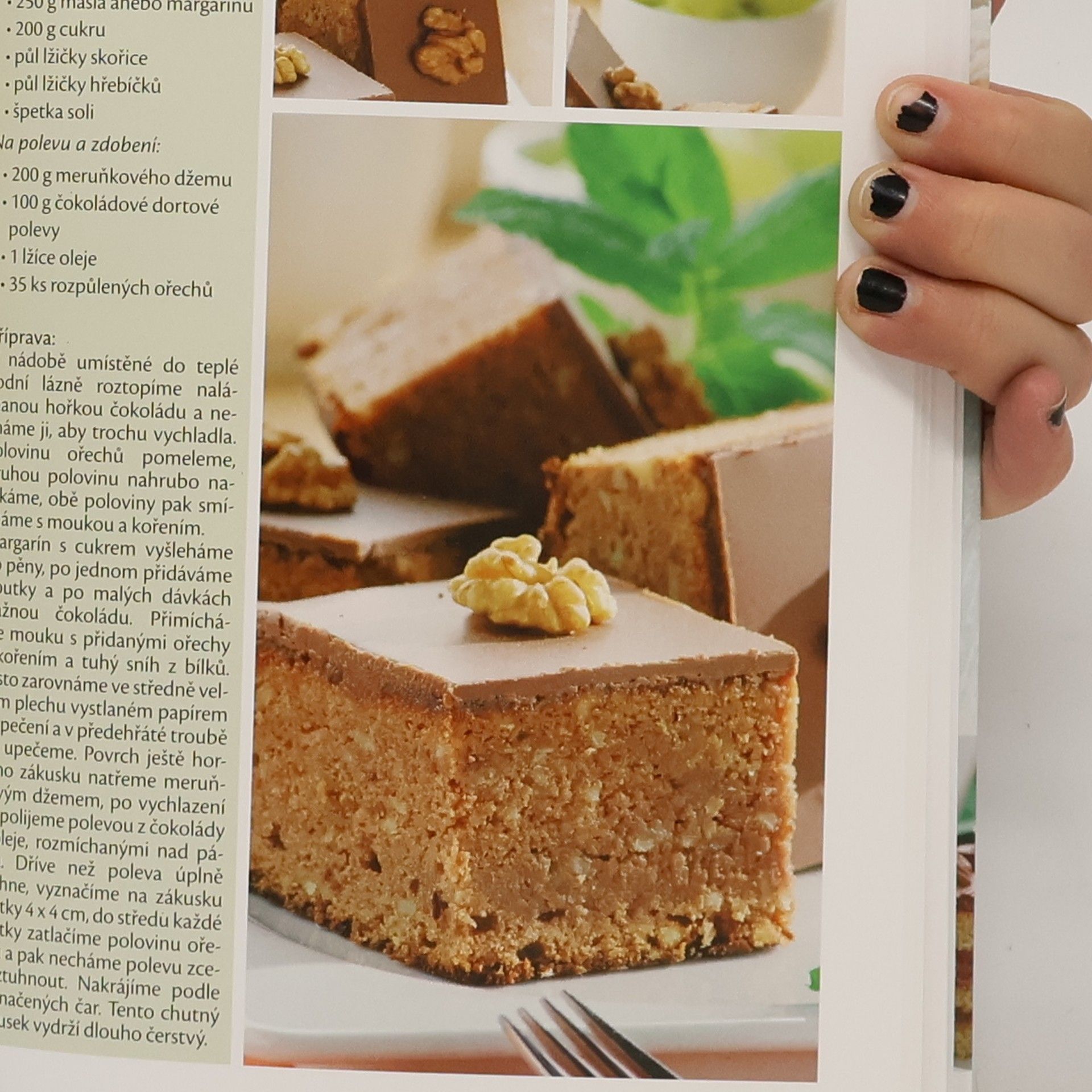 Edit Orosné Galaczi Babiččiny zákusky. Buchty, koláče a zákusky našich babiček