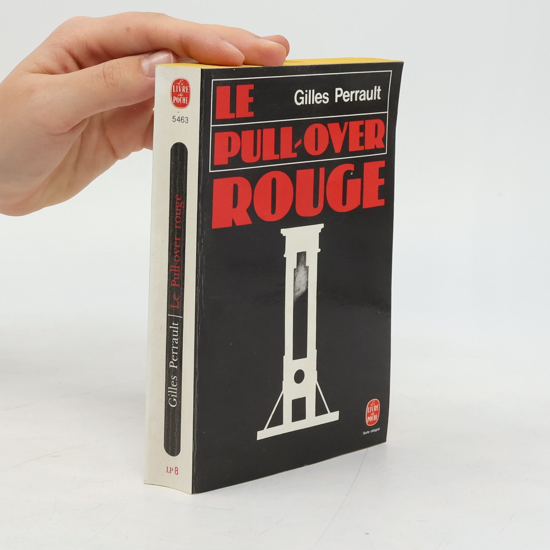 Gilles Perrault Le pull-over rouge - Texte intégral