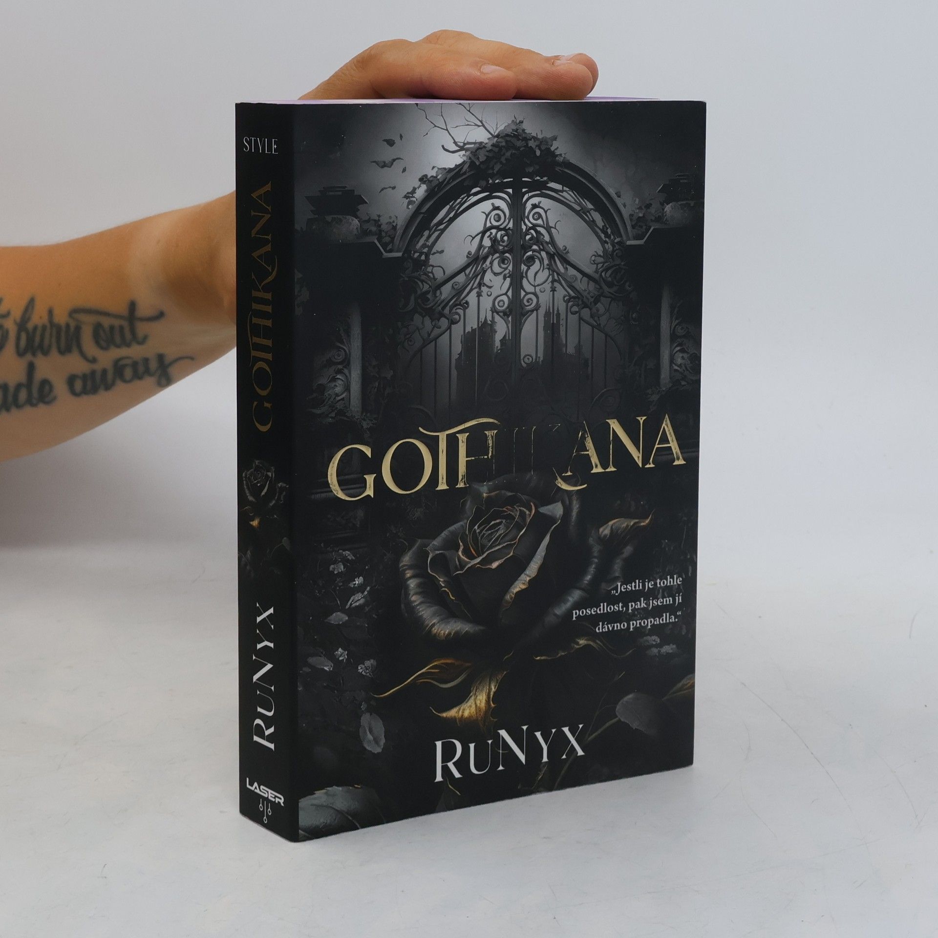 RuNyx Gothikana