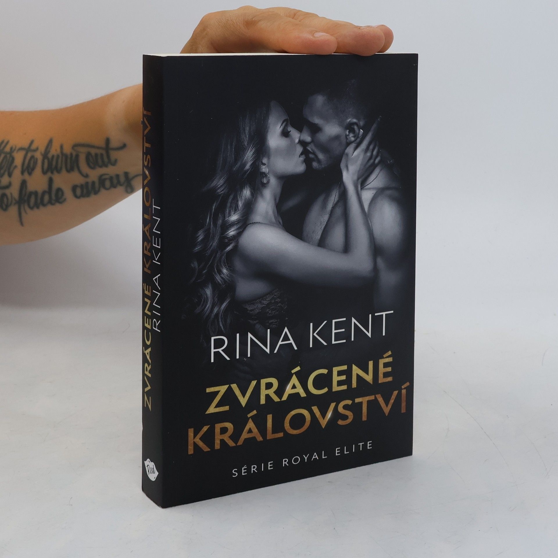 Rina Kent Zvrácené království