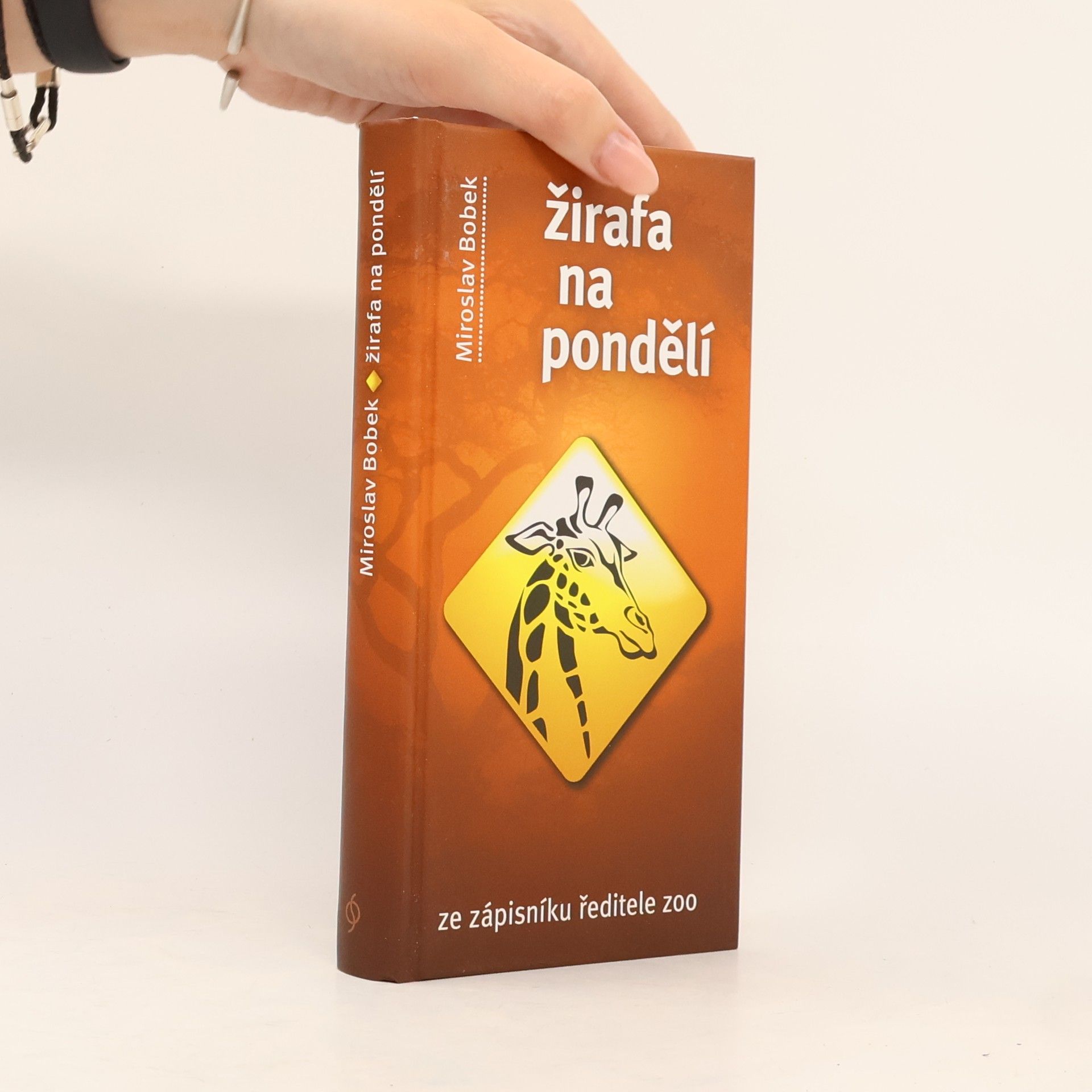 Žirafa na pondělí. Ze zápisníku ředitele zoo