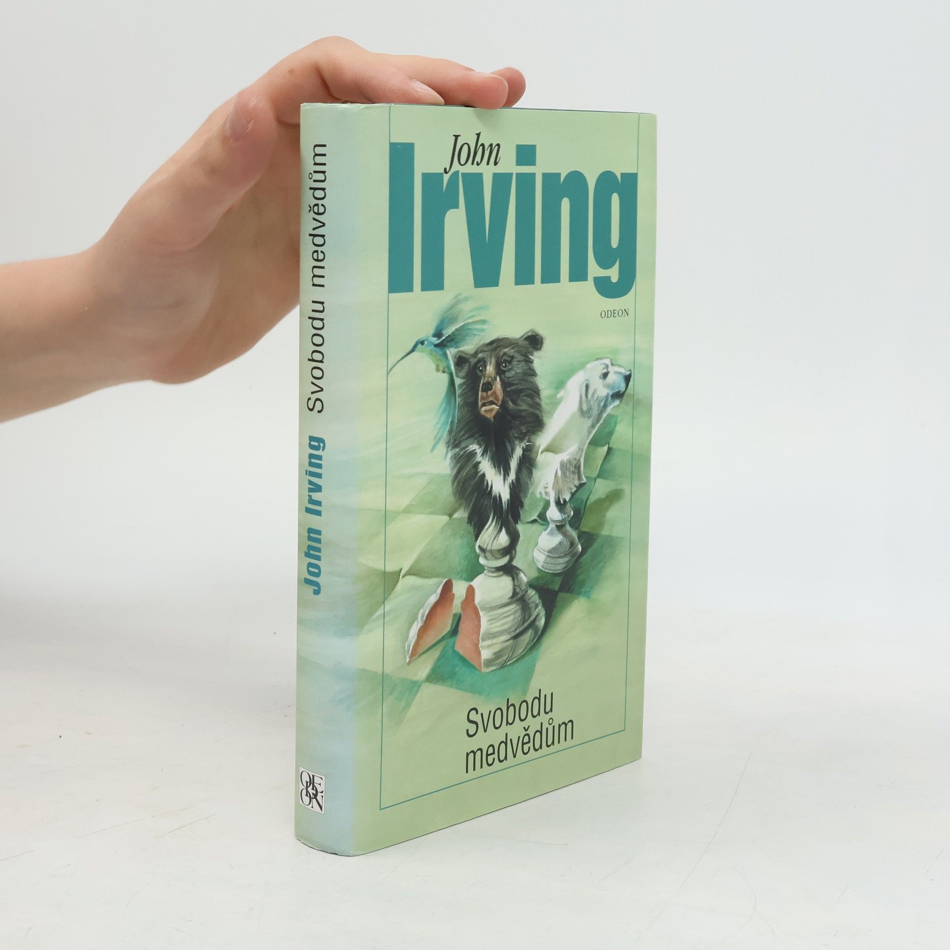 John Irving Svobodu medvědům