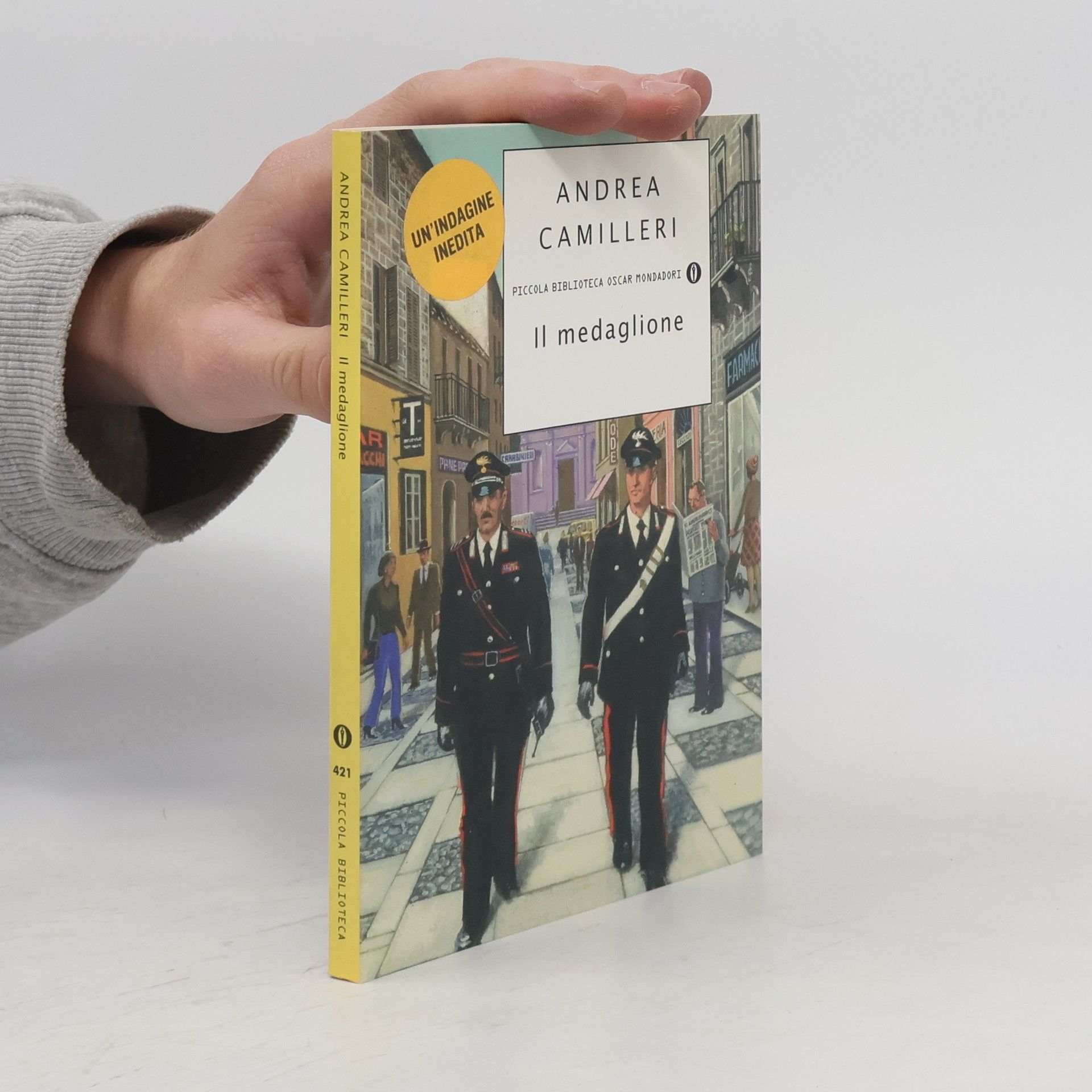 Andrea Camilleri Piccola biblioteca Oscar - 421: Il medaglione