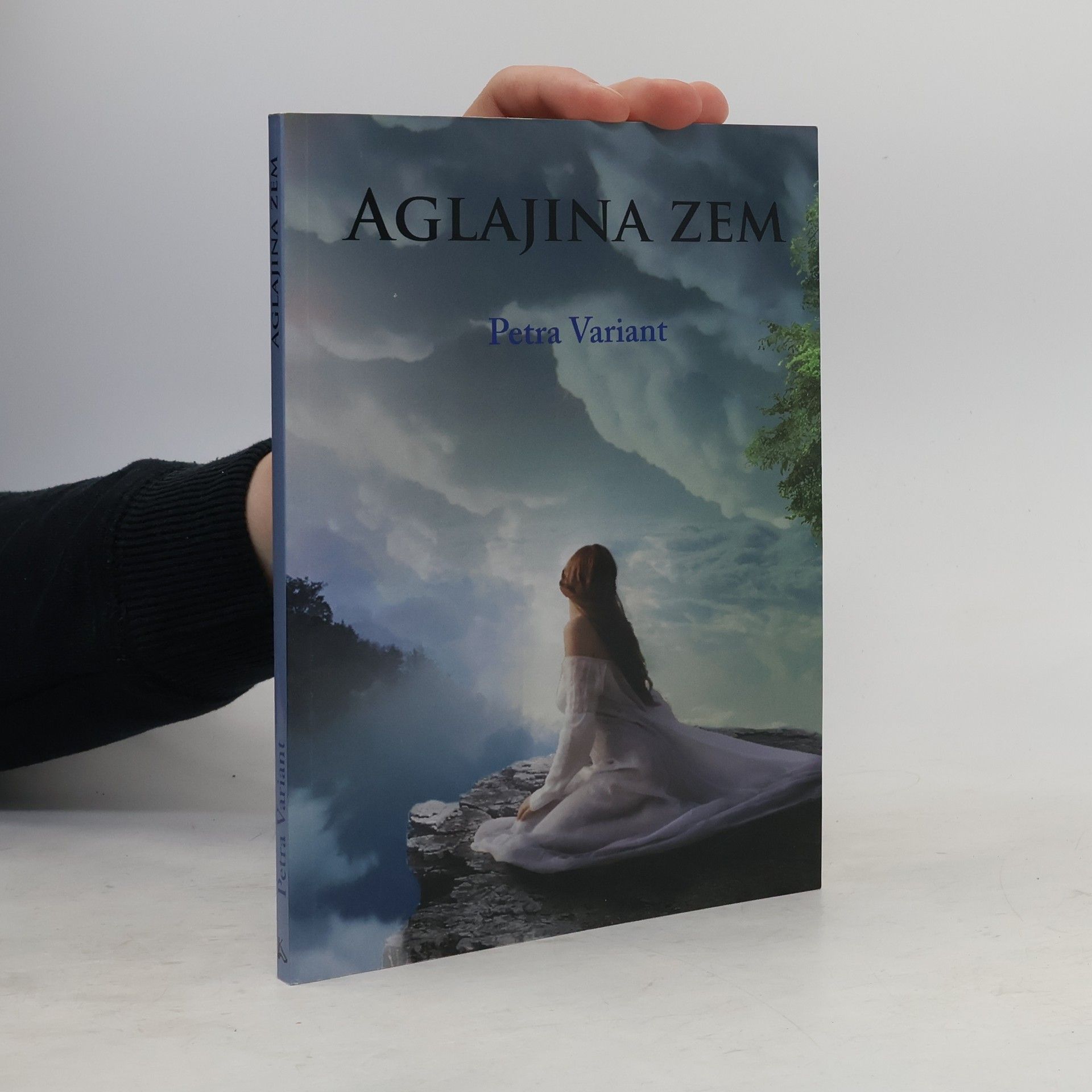 Petra Variant Aglajina zem