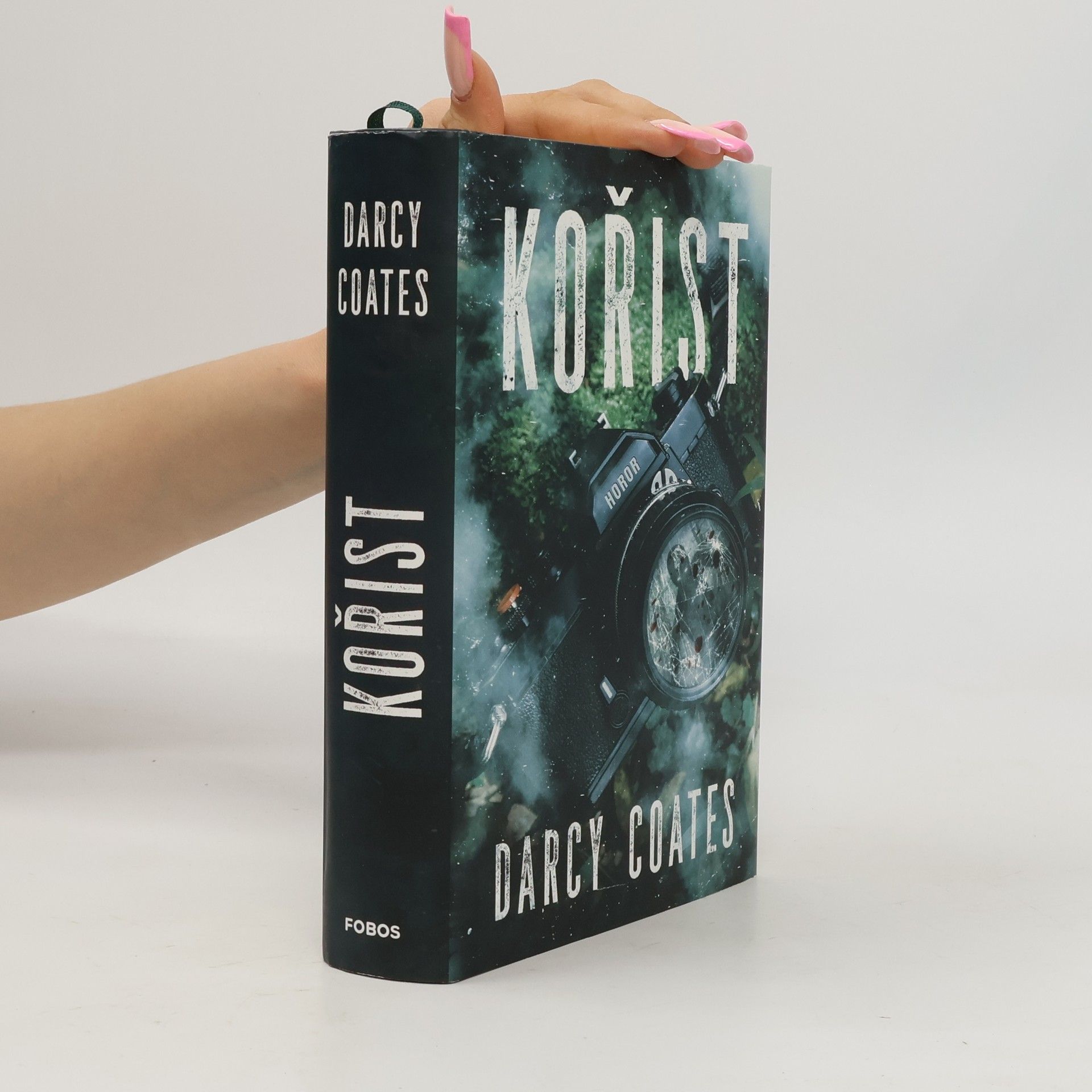 Darcy Coates Kořist