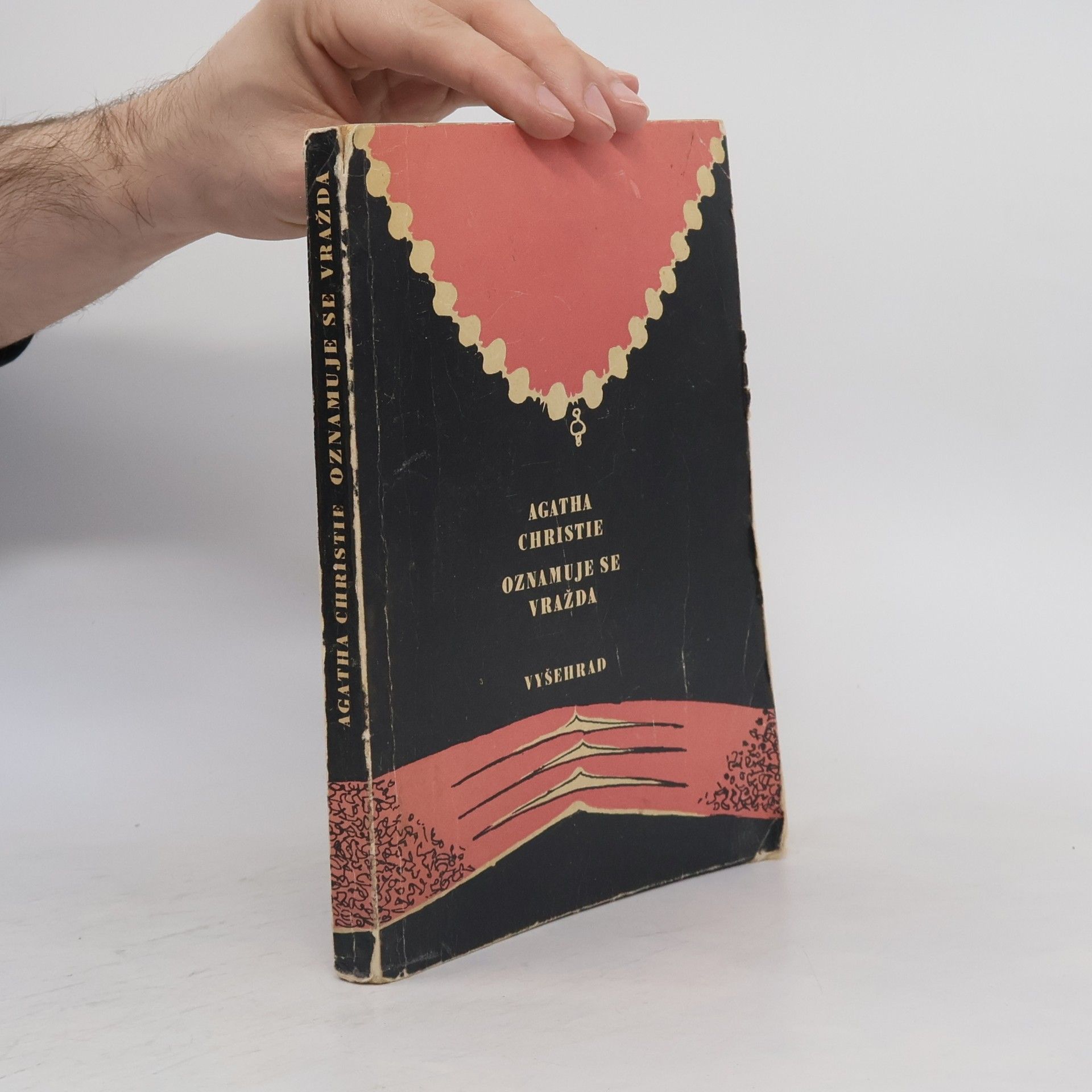 Agatha Christie Oznamuje se vražda