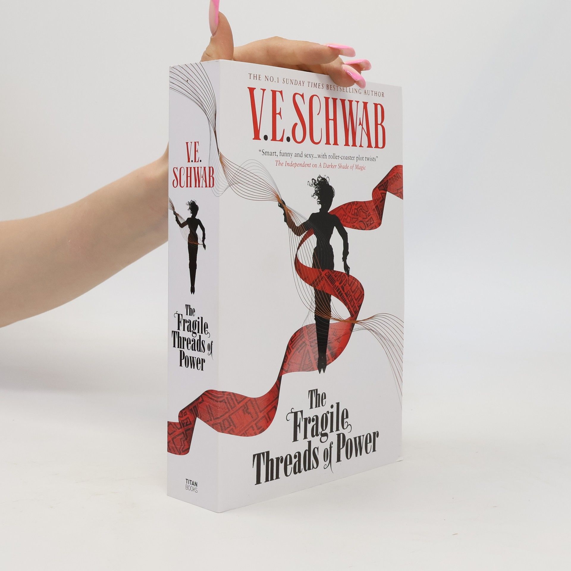 V. E. Schwab The Fragile Threads of Power - export paperback