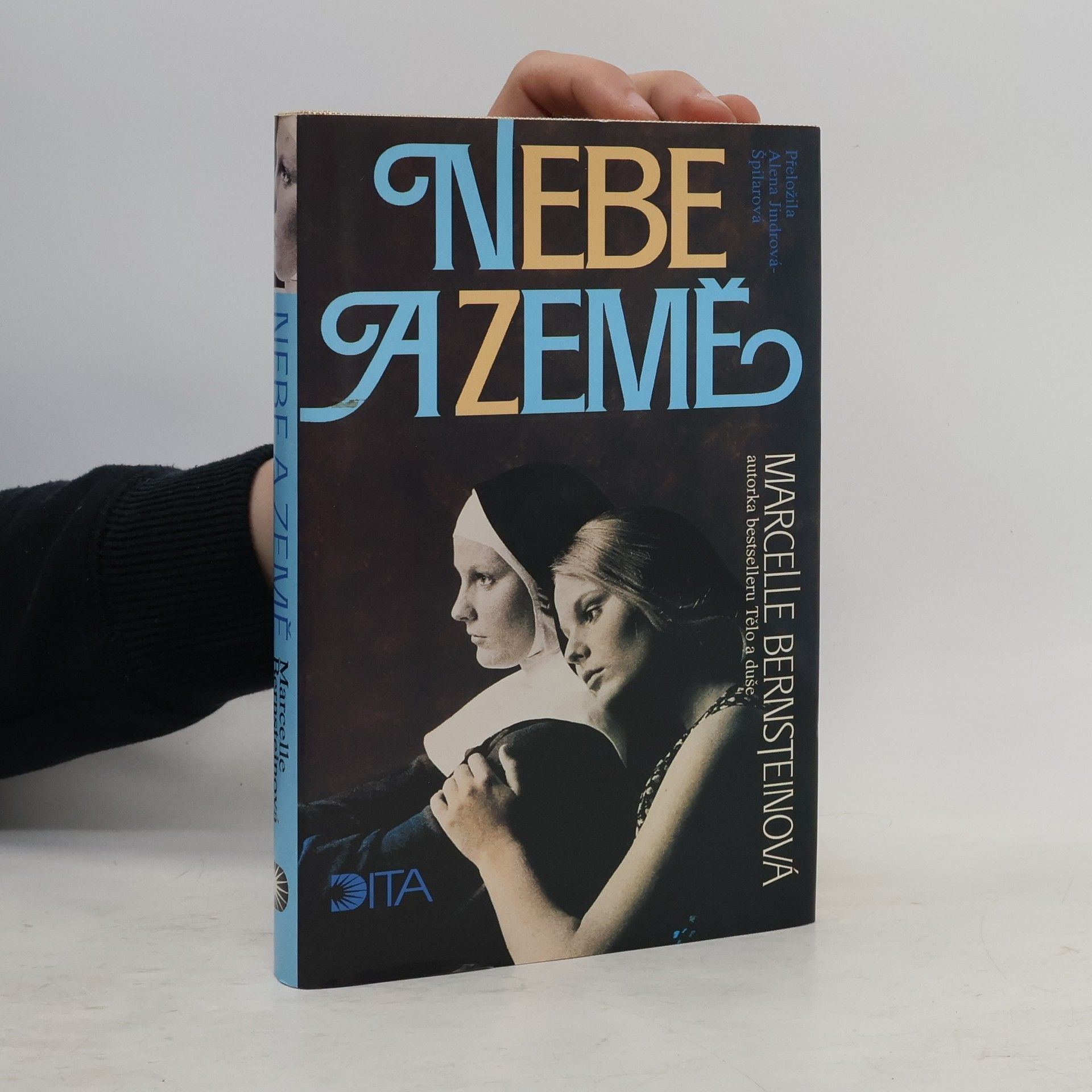 Alena Jindrová Nebe a země
