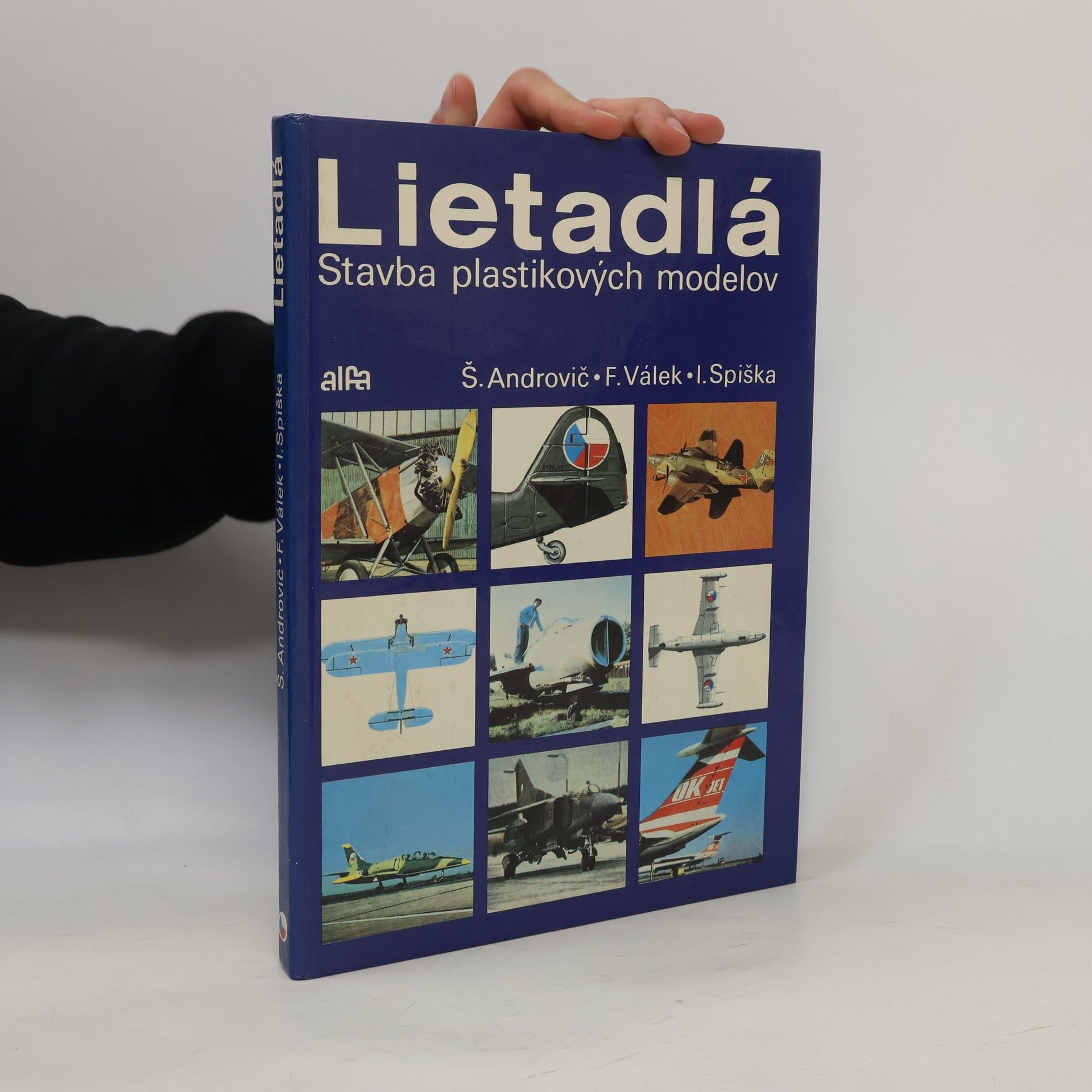 Lietadlá. Stavba plastikových modelov