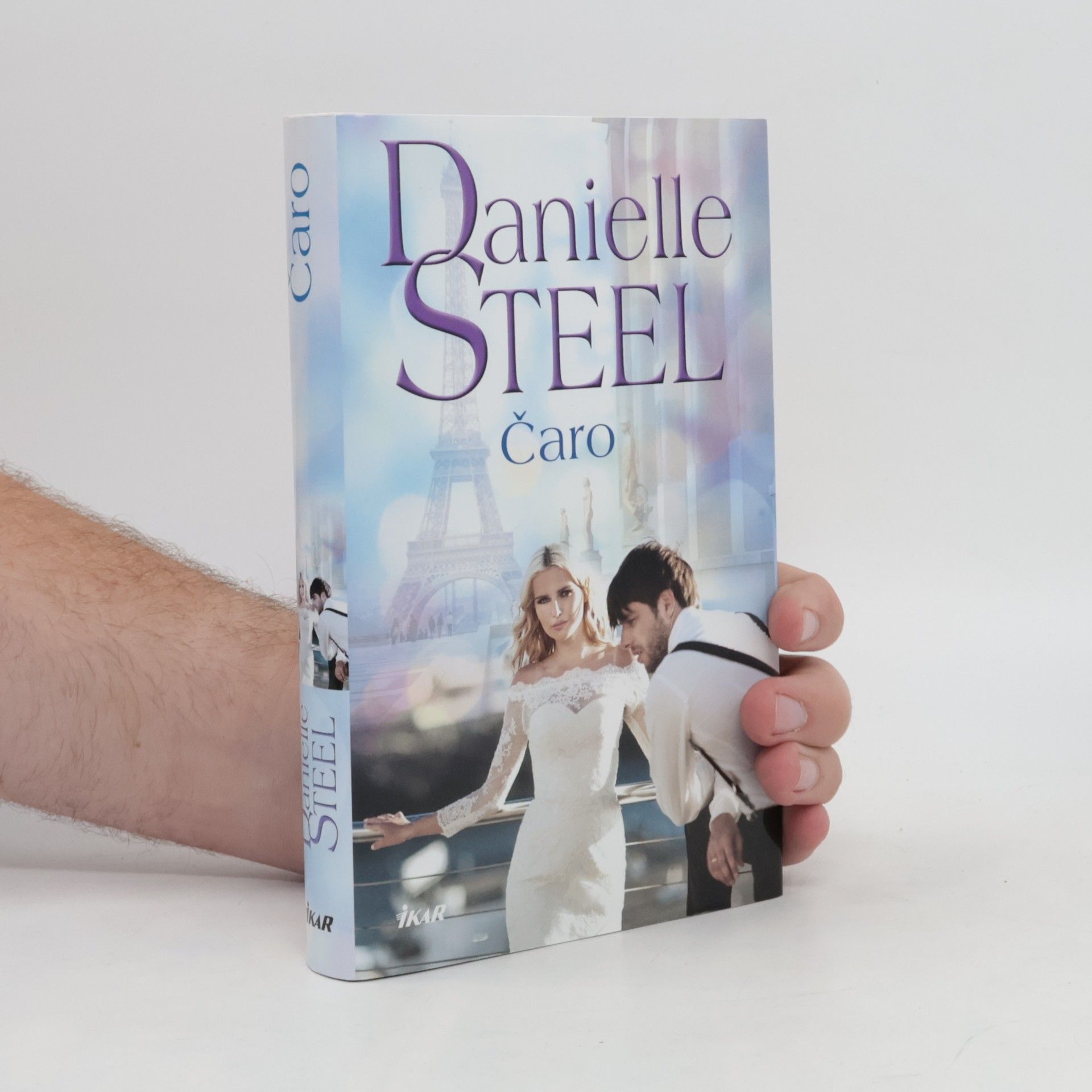 Danielle Steel Čaro