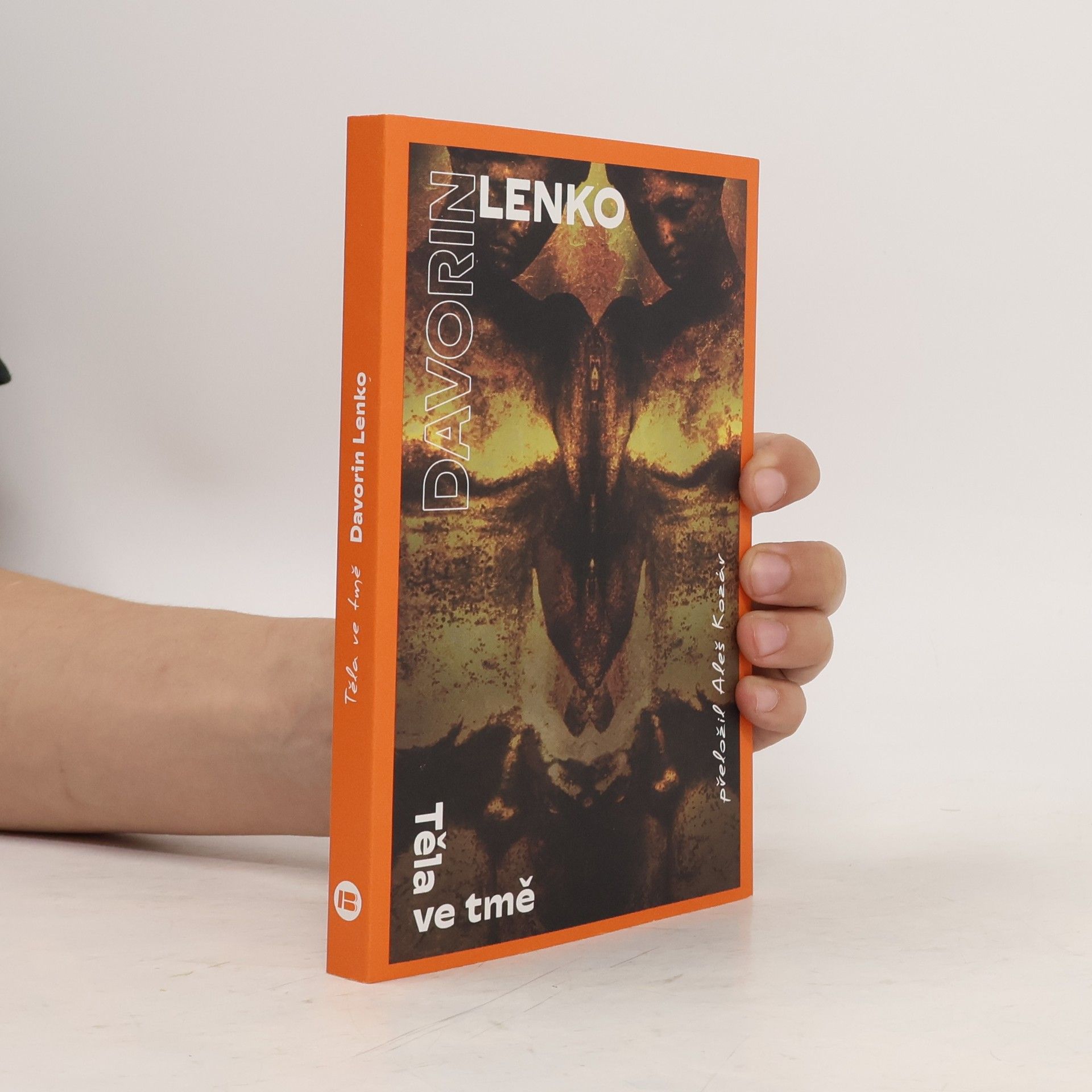 Davorin Lenko Těla ve tmě