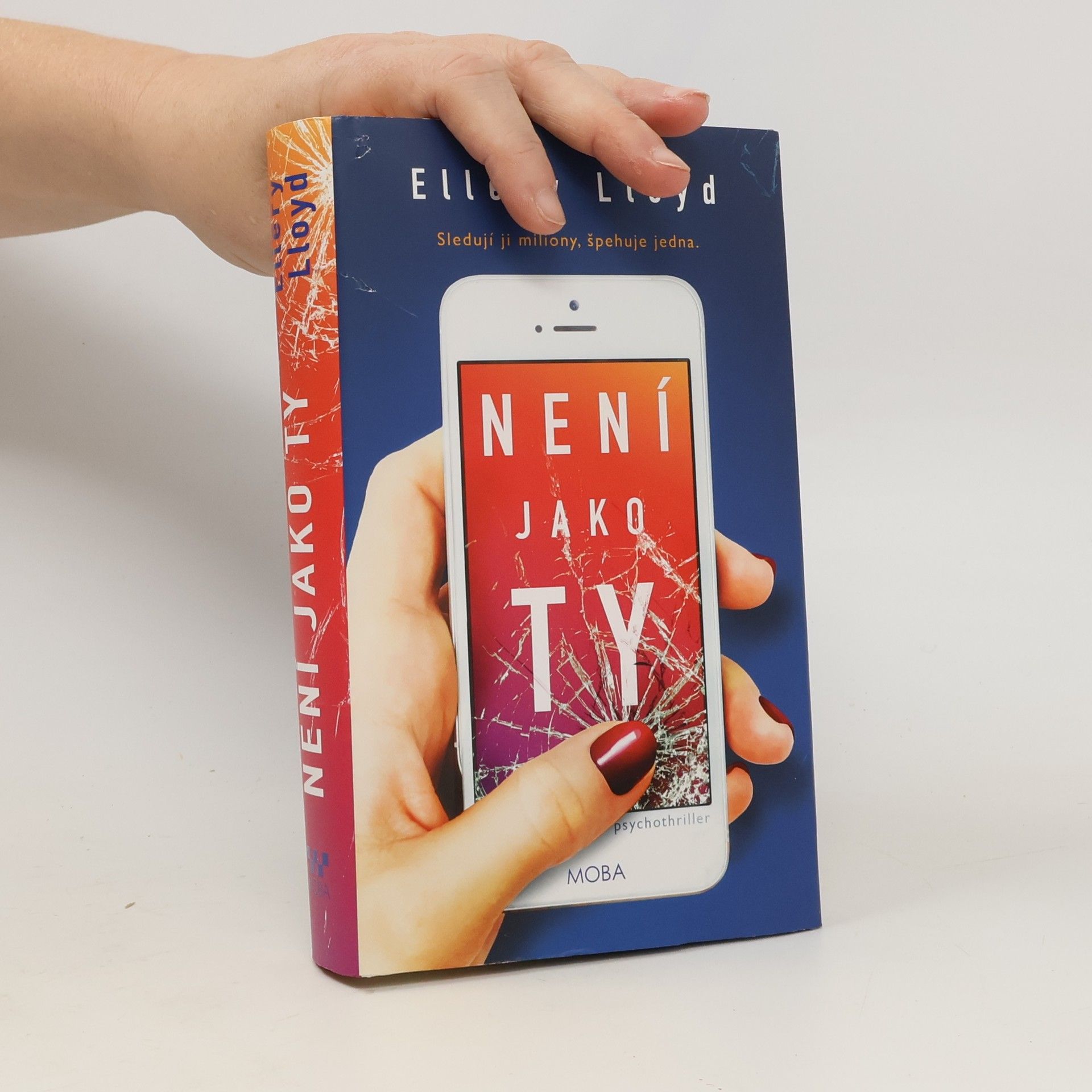 Ellery Lloyd Není jako ty