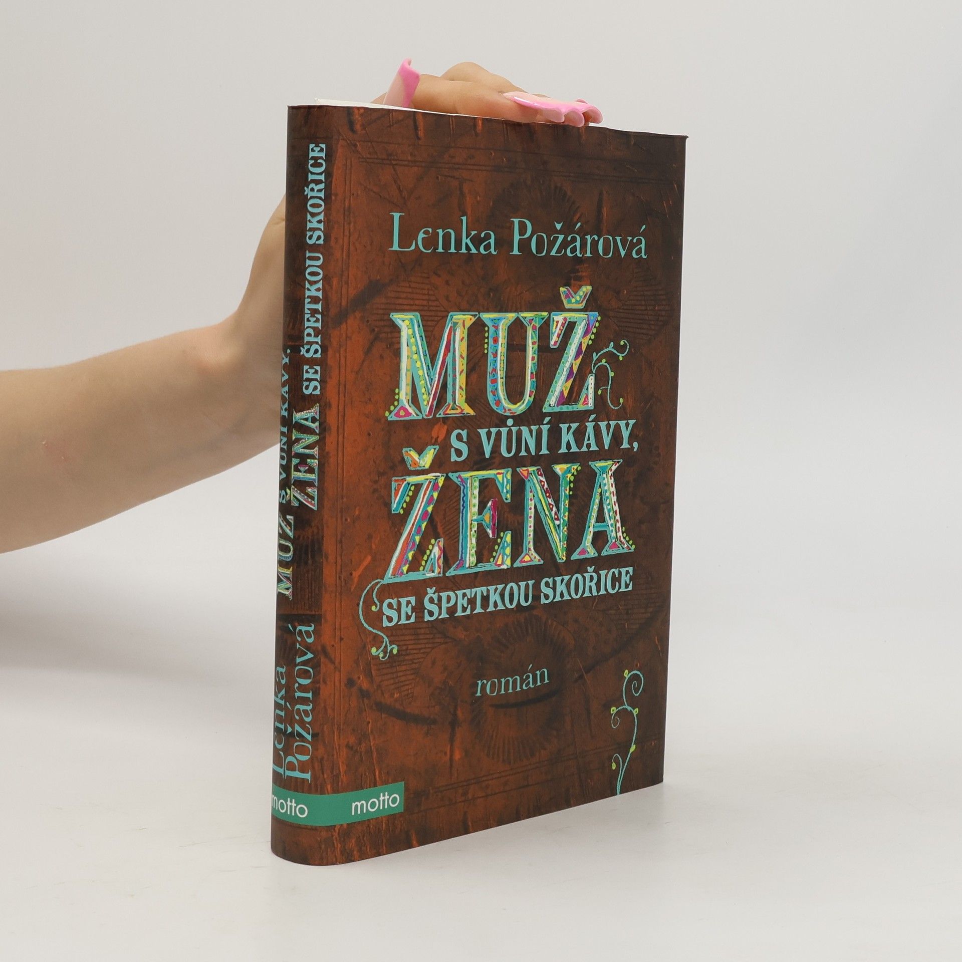 Muž s vůní kávy, žena se špetkou skořice