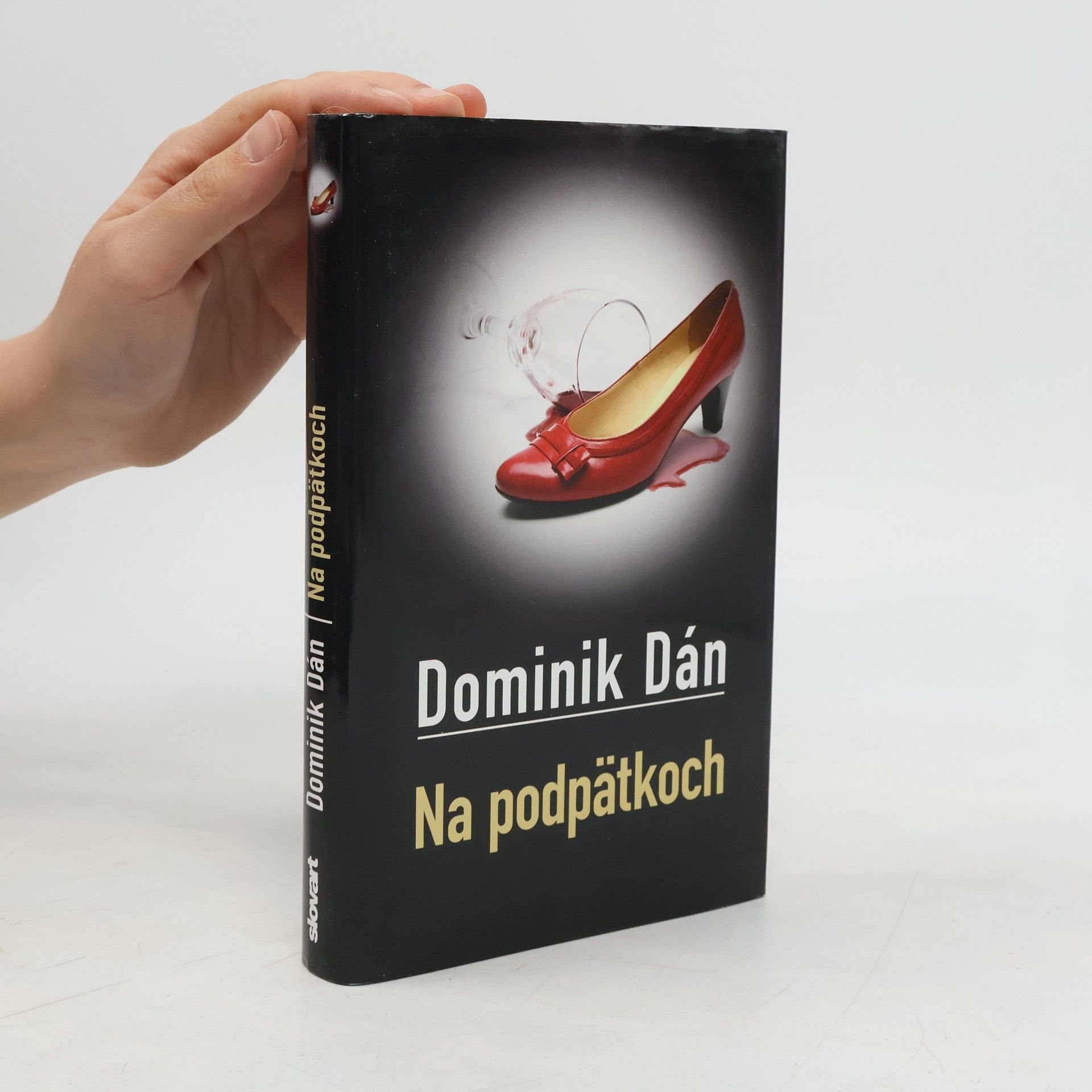 Dominik Dán Na podpätkoch