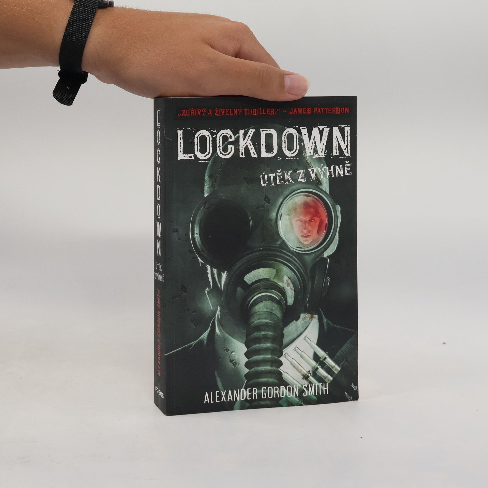 Alexander Gordon Smith Lockdown