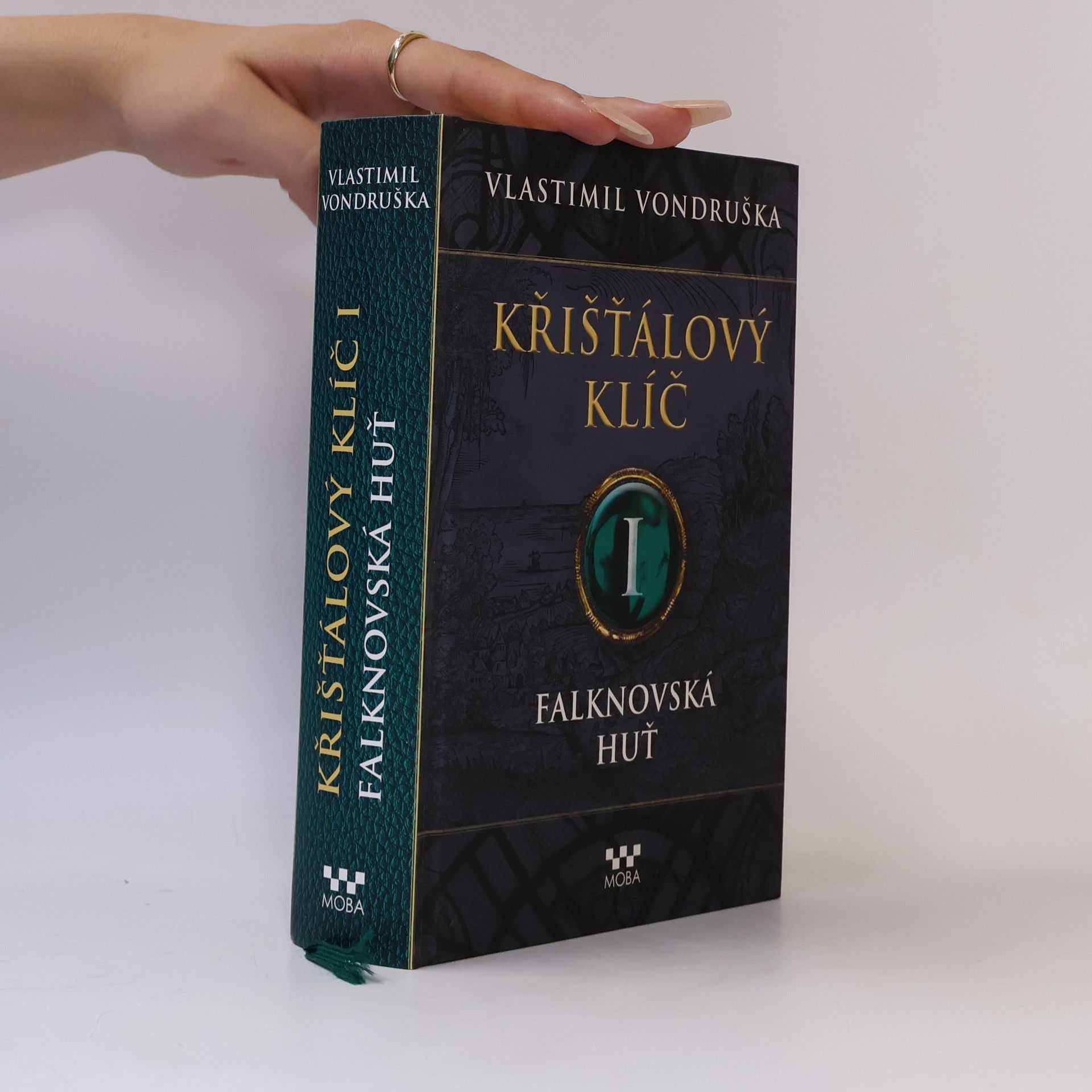Falknovská huť. Křišťálový klíč. 1. díl
