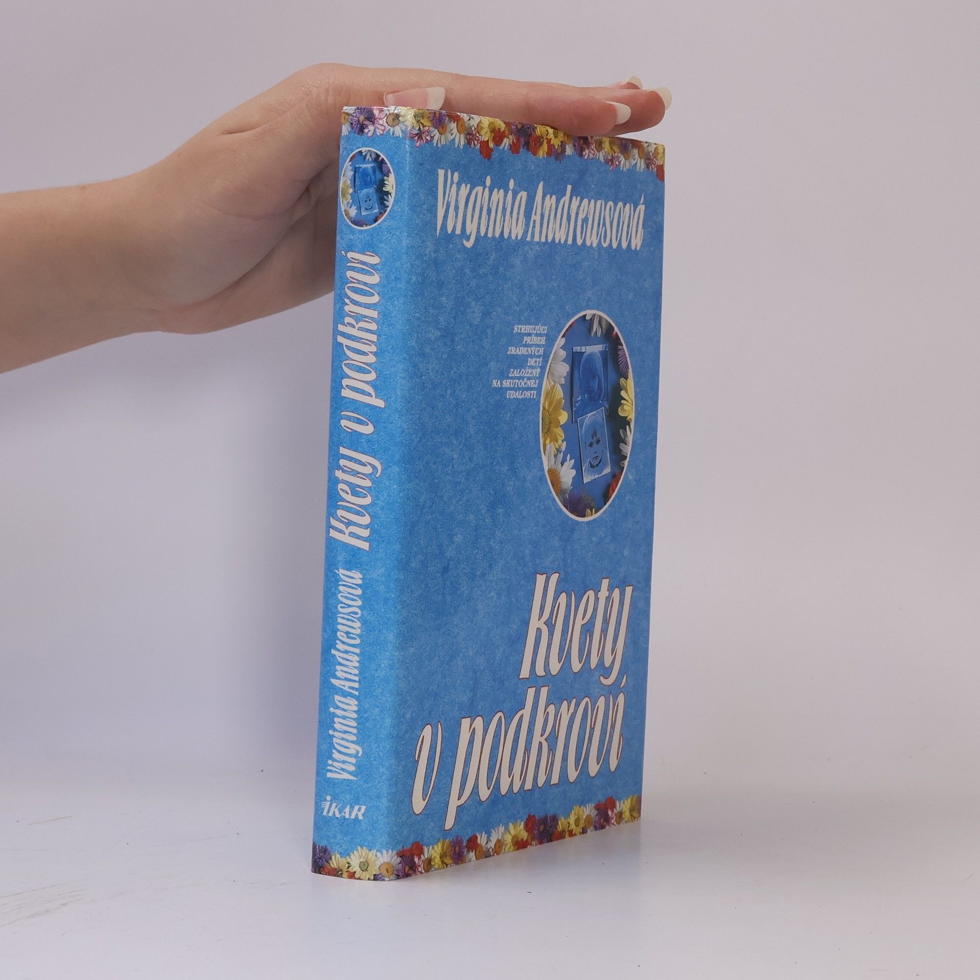 V. C. Andrews Kvety v podkroví