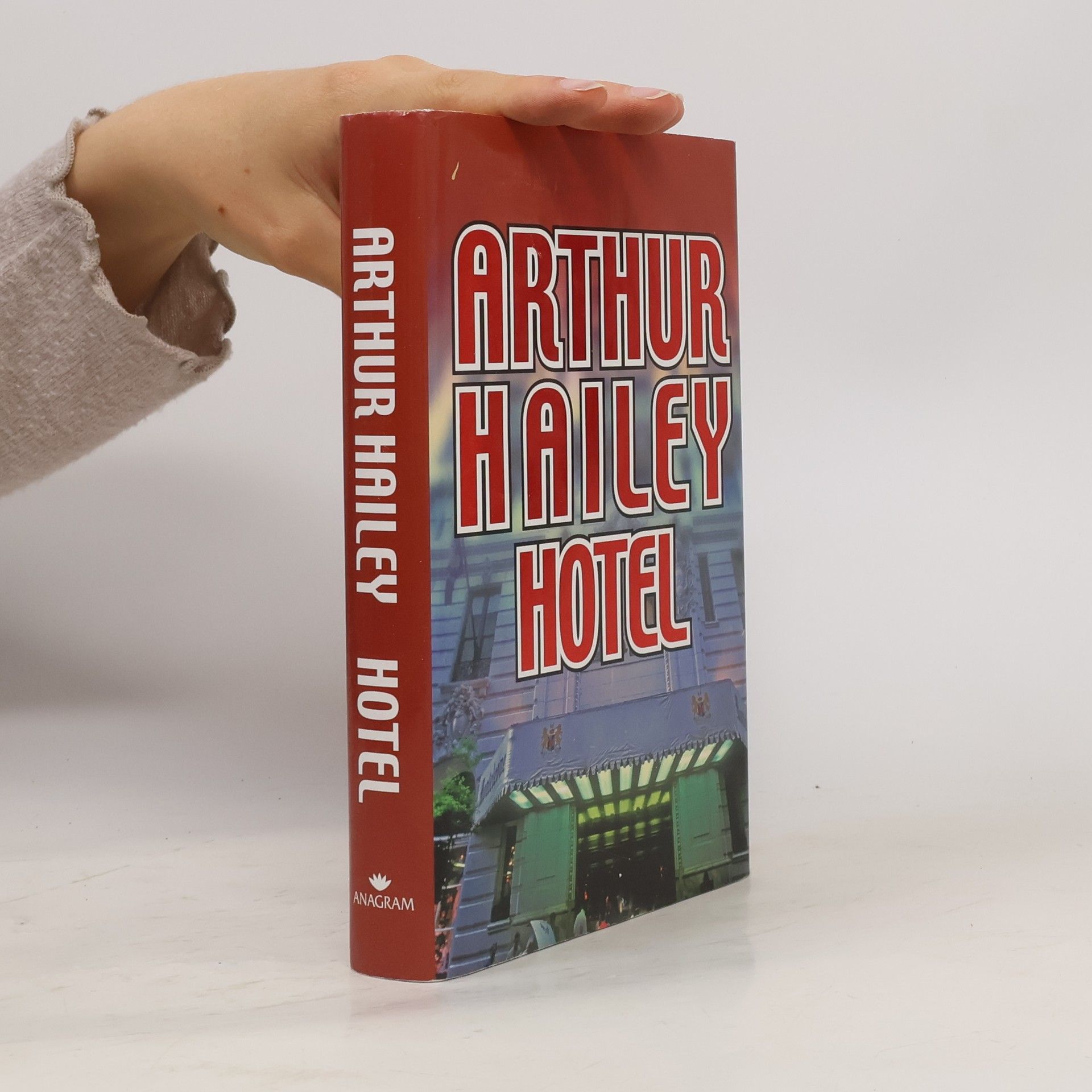 Arthur Hailey Hotel