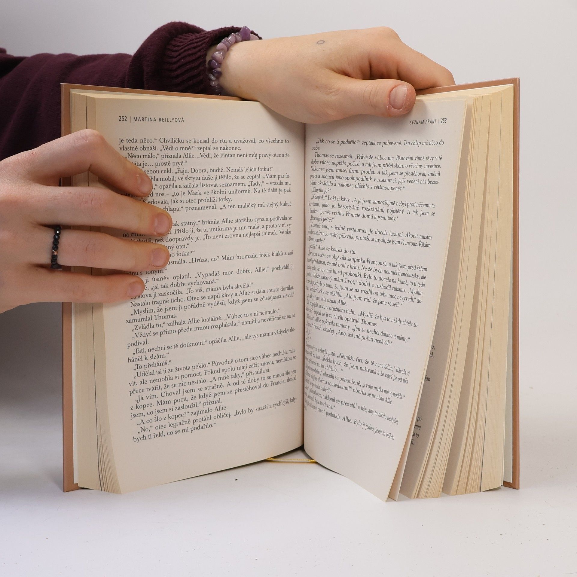 Lee Child 61 hodin. Seznam přání. Kde se snoubí šero se šerem. O dívce, která chytala měsíc.