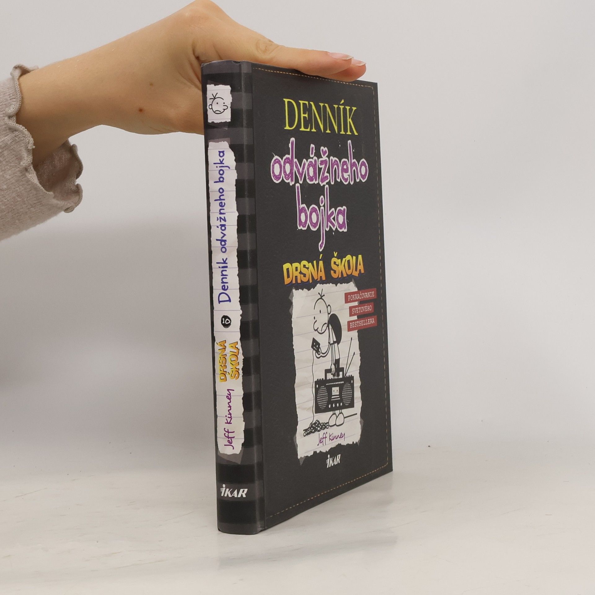 Jeff Kinney Denník odvážneho bojka 10. Drsná škola