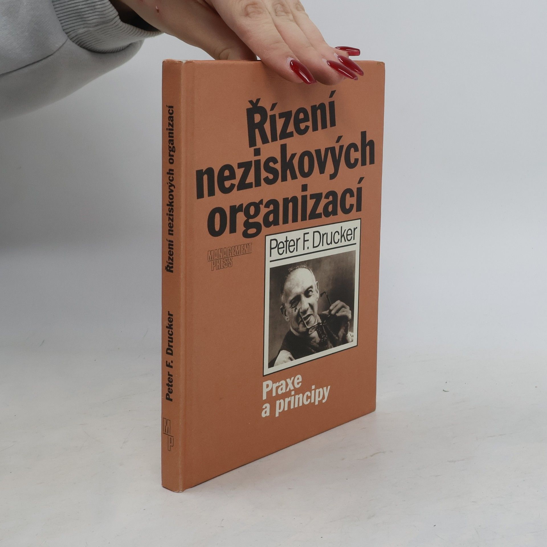 Peter Drucker Řízení neziskových organizací : praxe a principy
