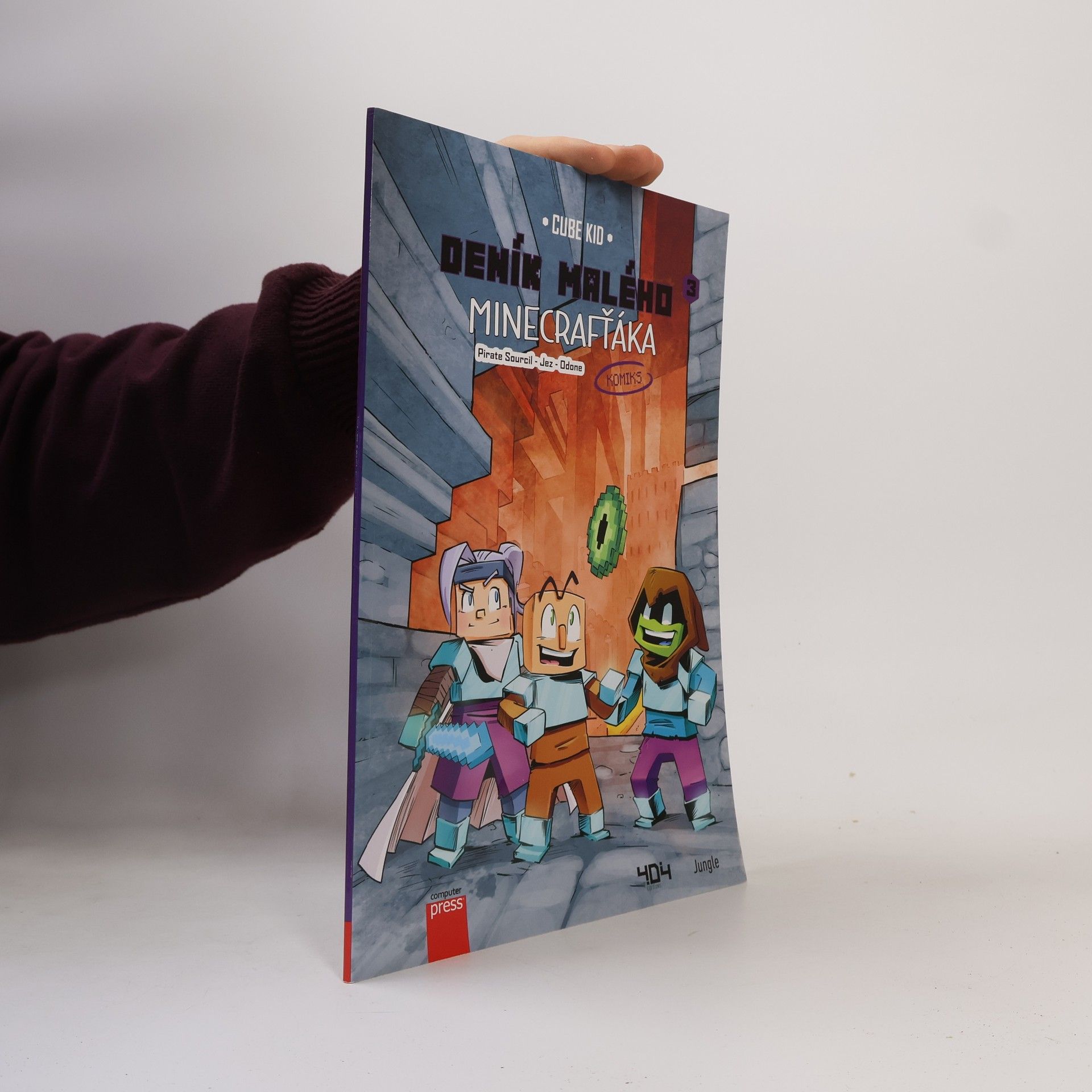 Mária Haraštová Deník malého Minecrafťáka : komiks. 3, Výprava pouští