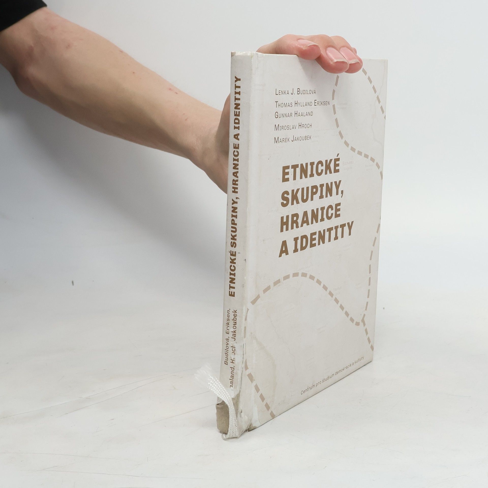 Etnické skupiny, hranice a identity