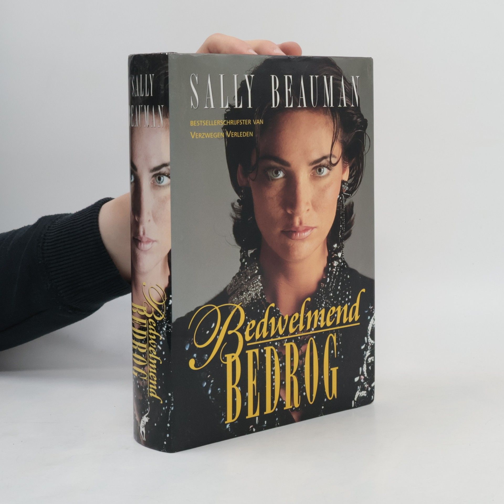 Sally Beauman Bedwelmend bedrog