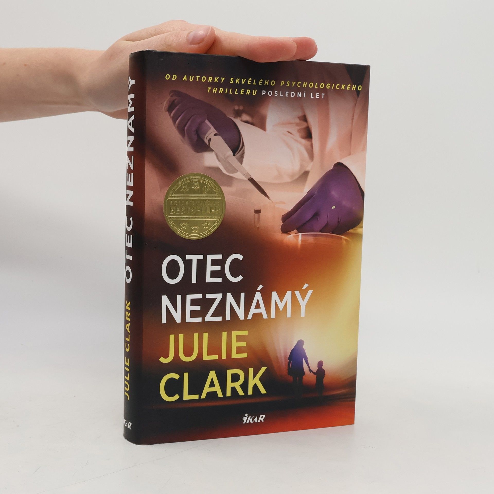 Julie Clark Otec neznámý