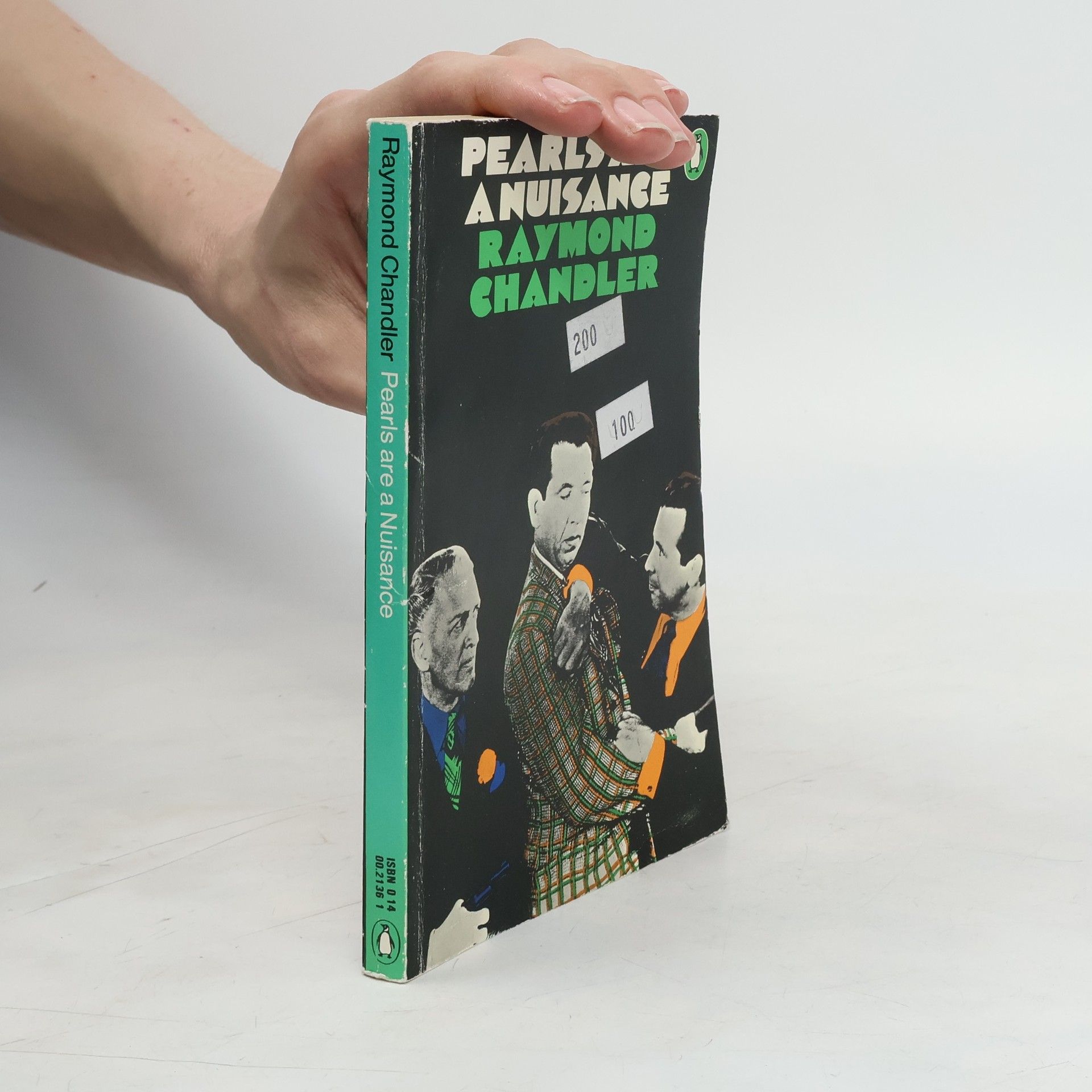 Raymond Chandler Pearls Are a Nuisance