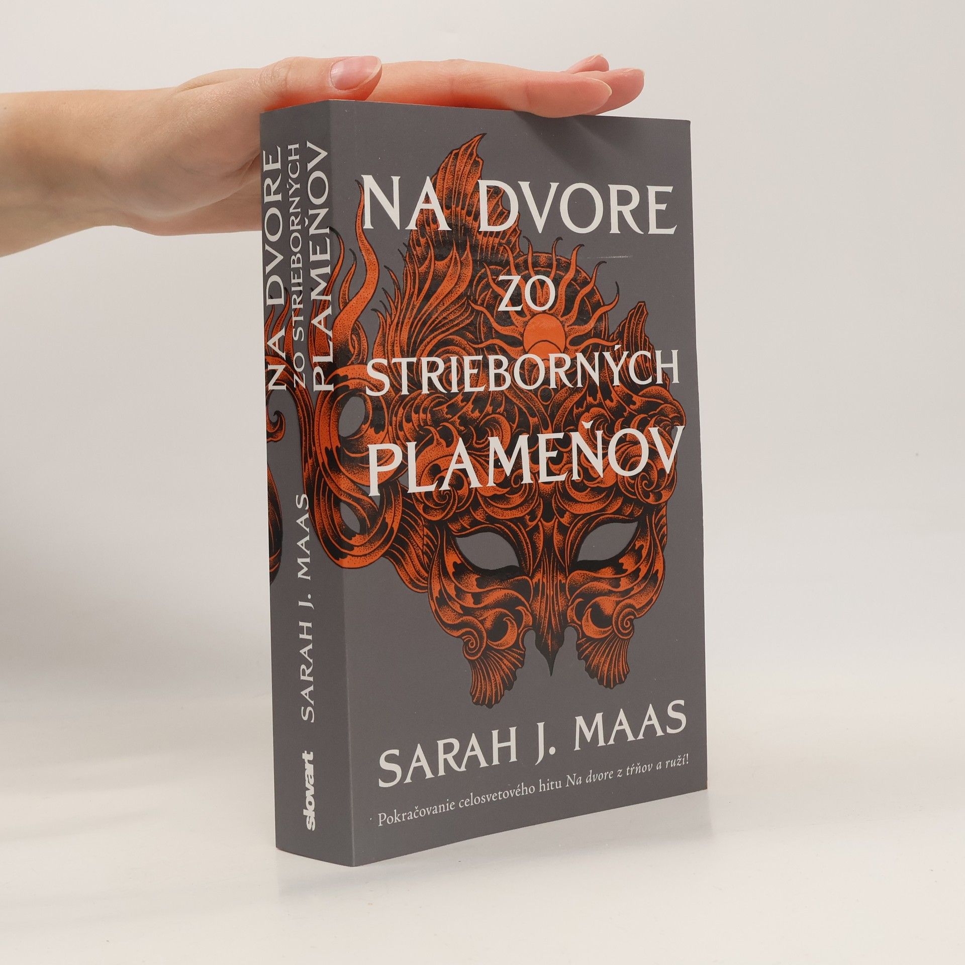 Sarah J. Maas Na dvore zo strieborných plameňov