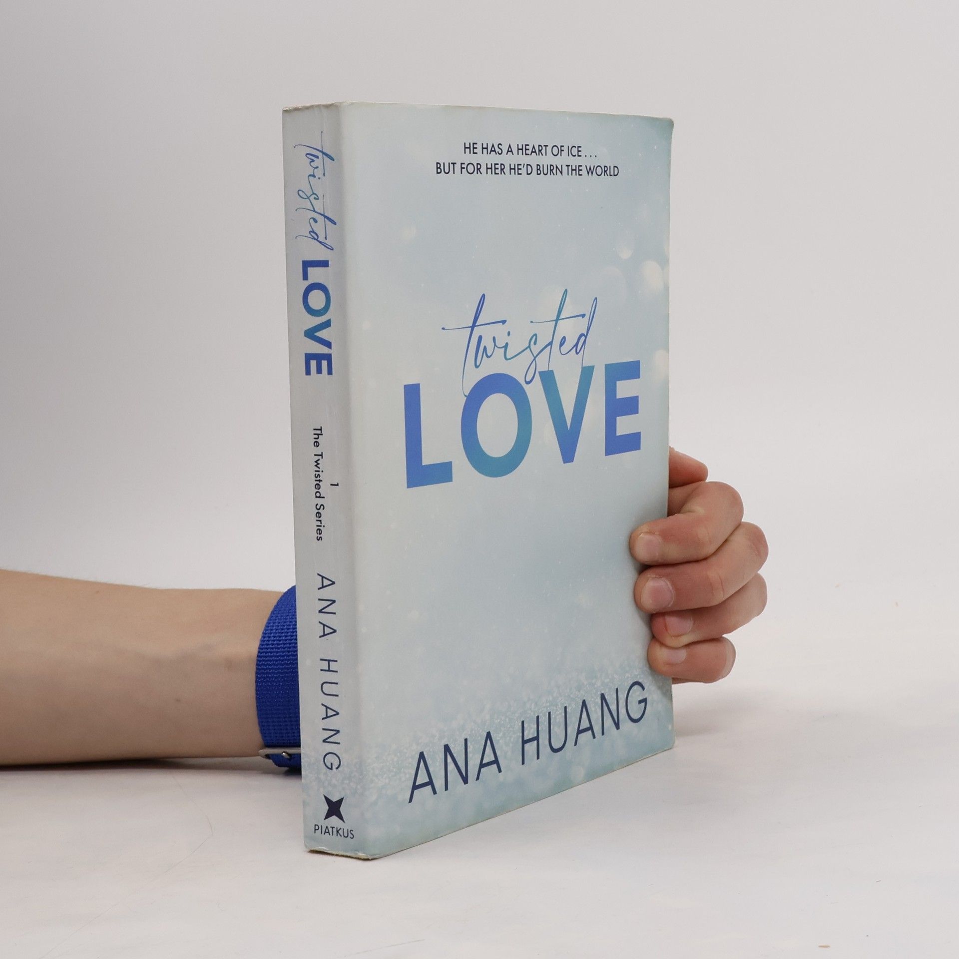 Ana Huang Twisted love. Twisted book one