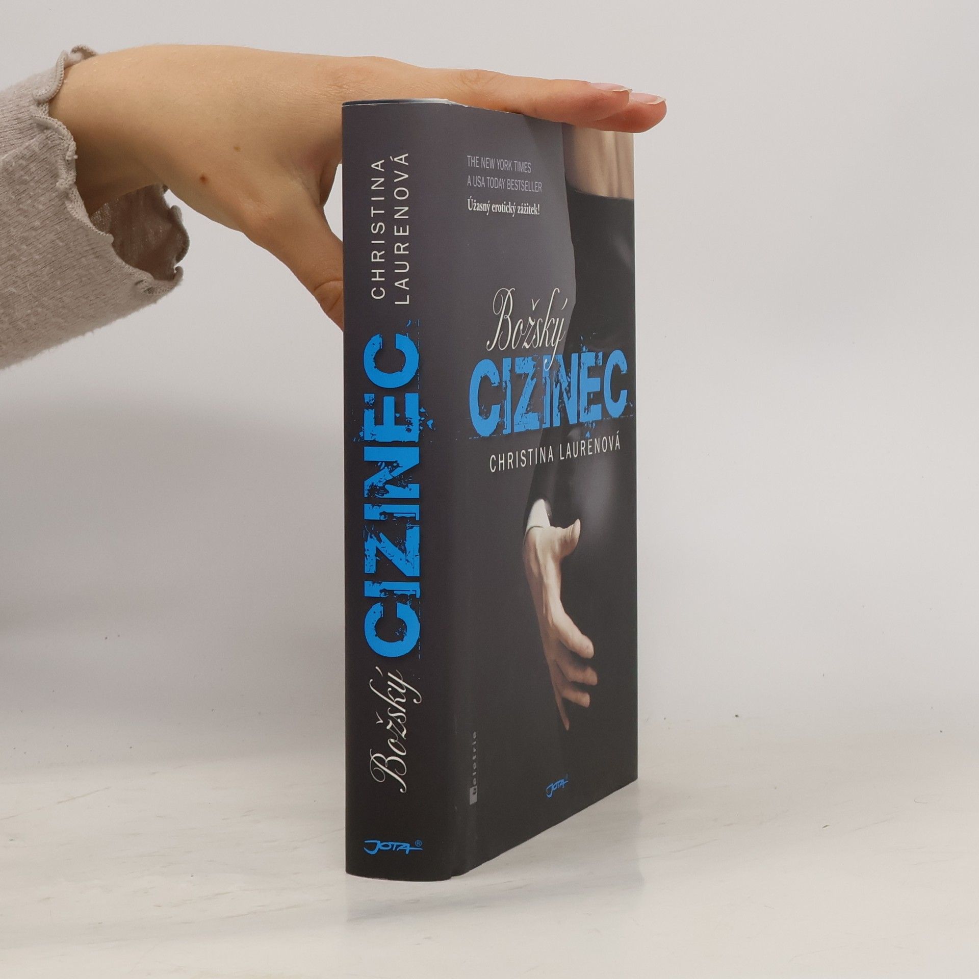 Christina Lauren Božský cizinec