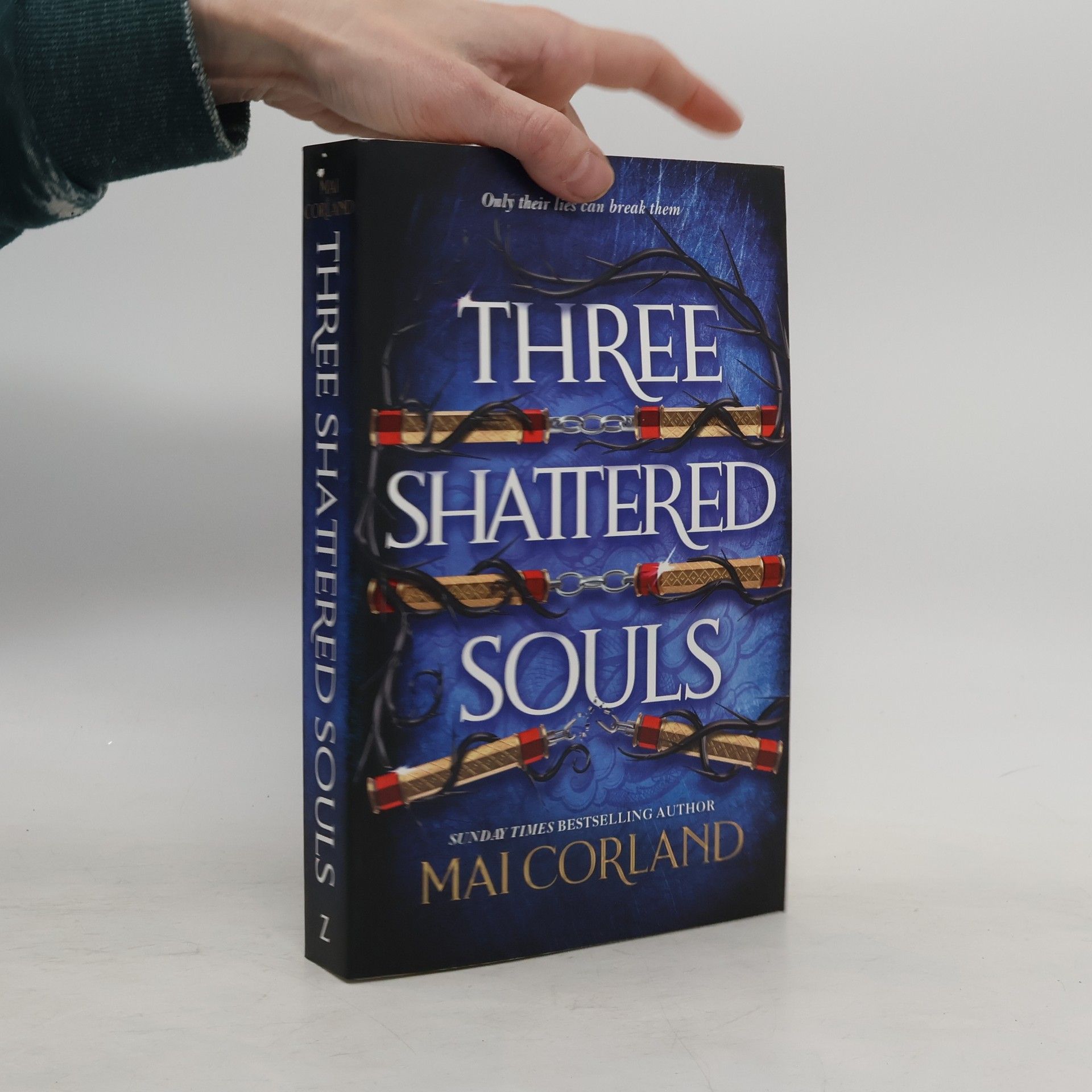 Mai Corland The Broken Blades - 2: Three Shattered Souls