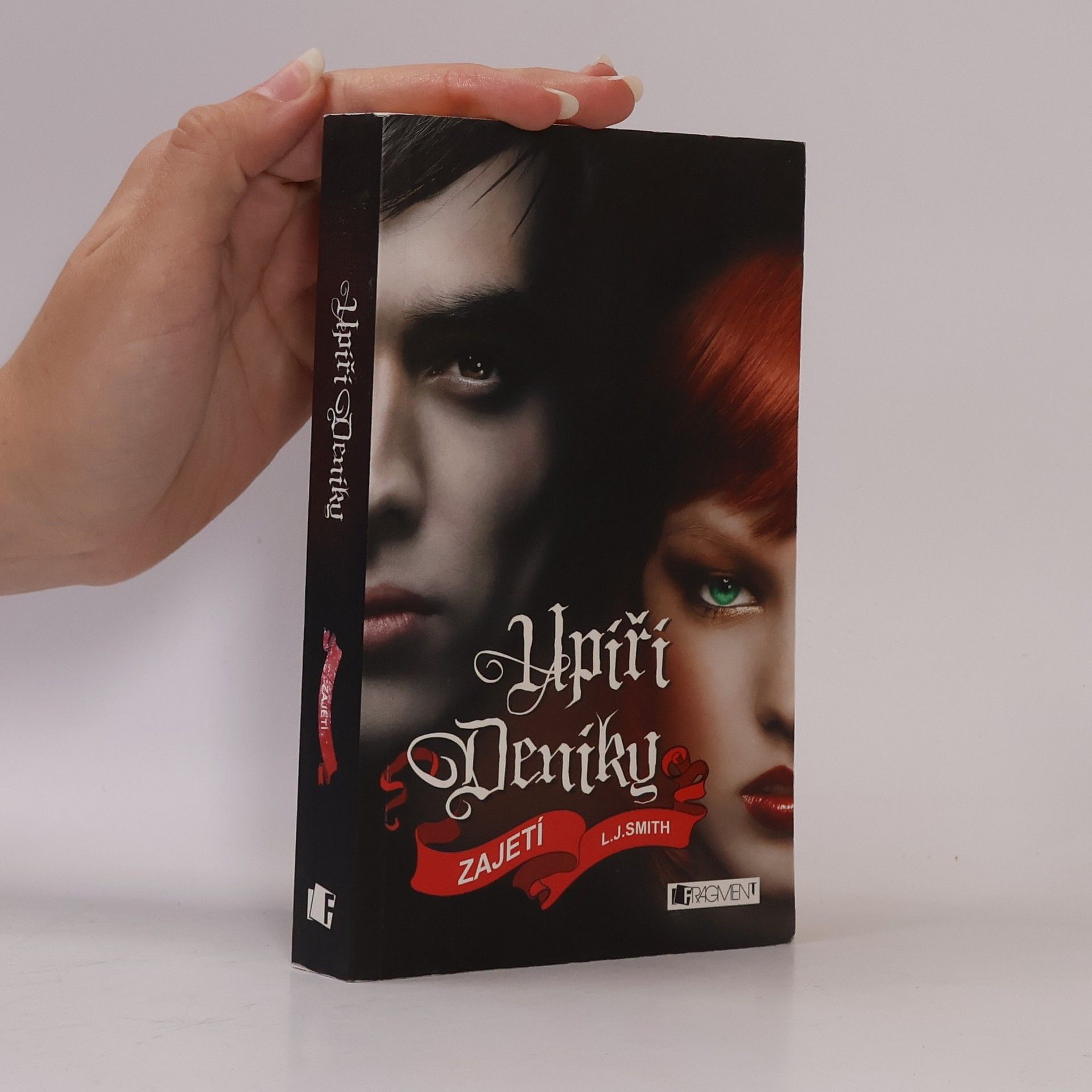 Lisa Jane Smith Upíří deníky. Zajetí