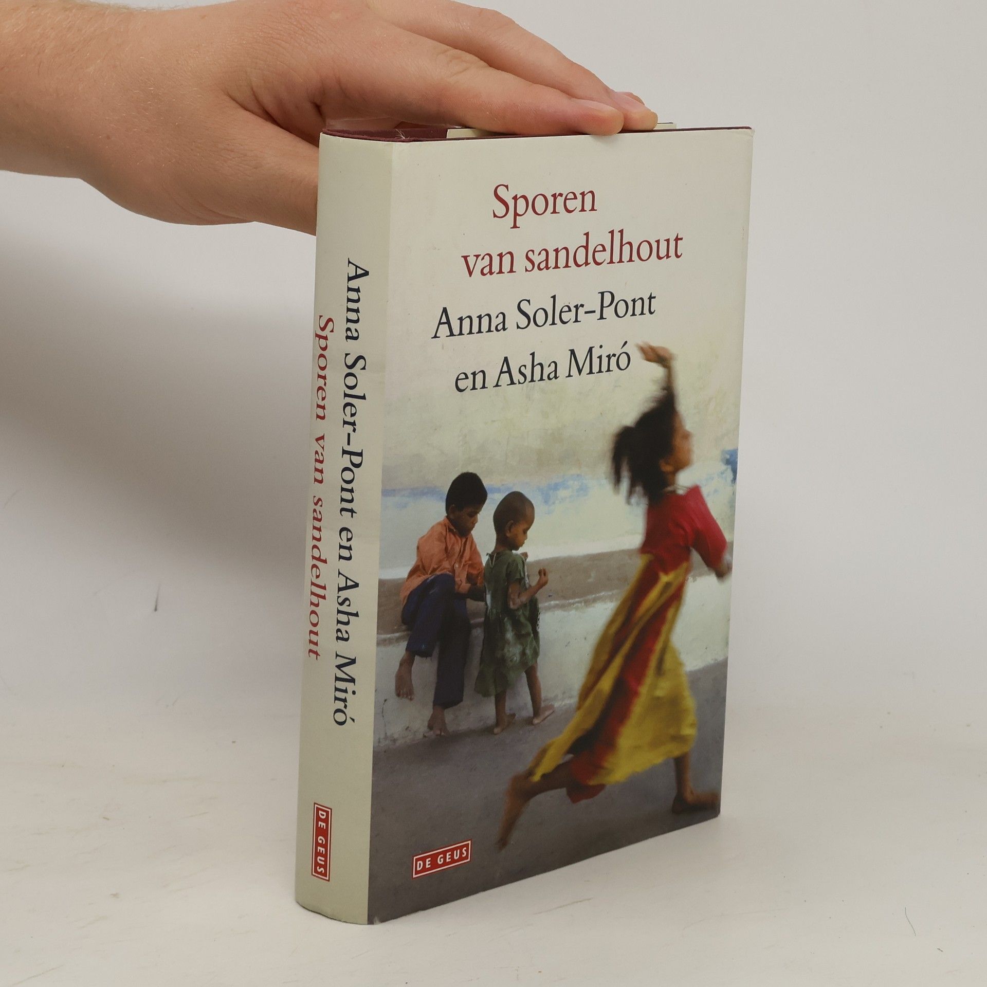 Anna Soler-Pont Sporen van sandelhout