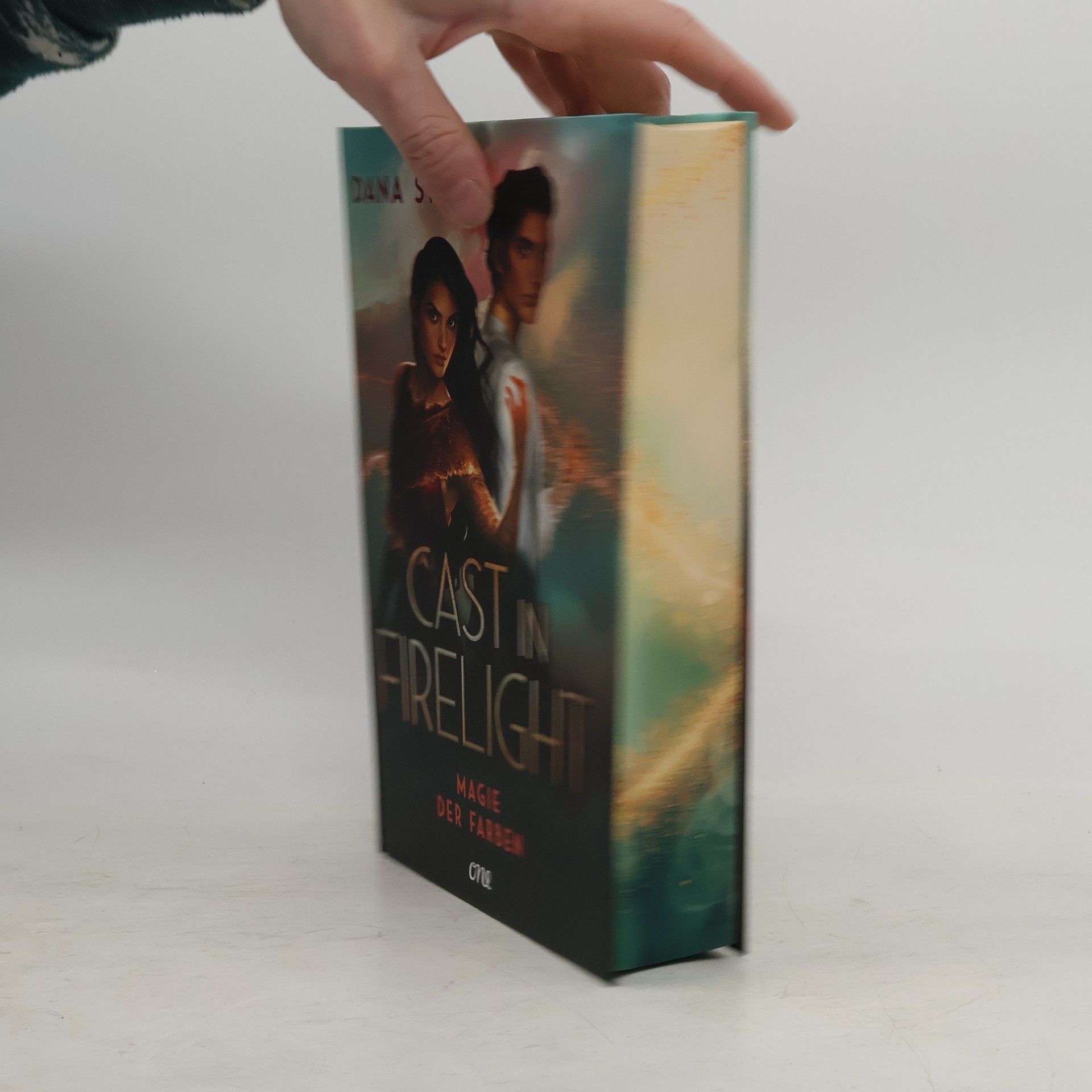 Dana Swift Cast in Firelight - Magie der Farben